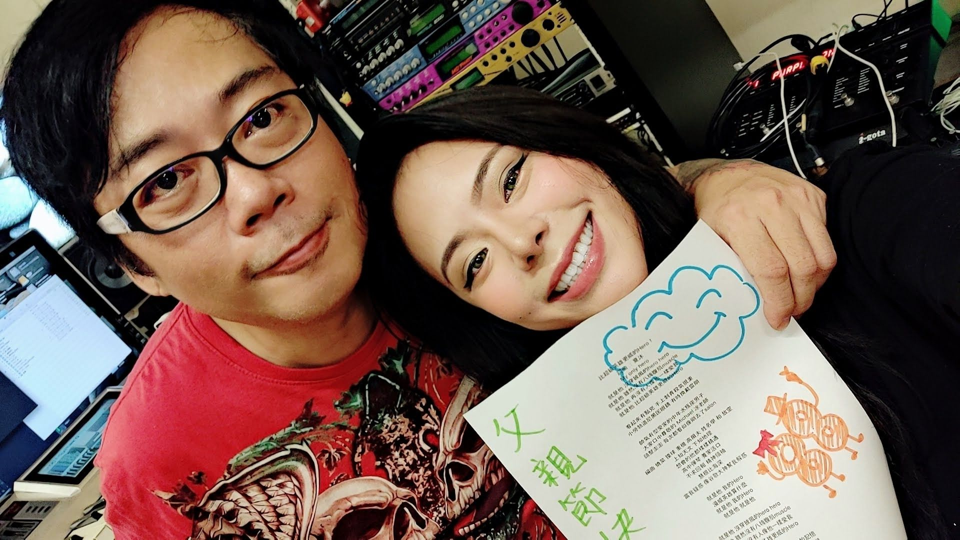 夏沐（右）與遺傳創作大神老爸涂惠源的創作基因。( 聲達科技音樂有限公司提供)