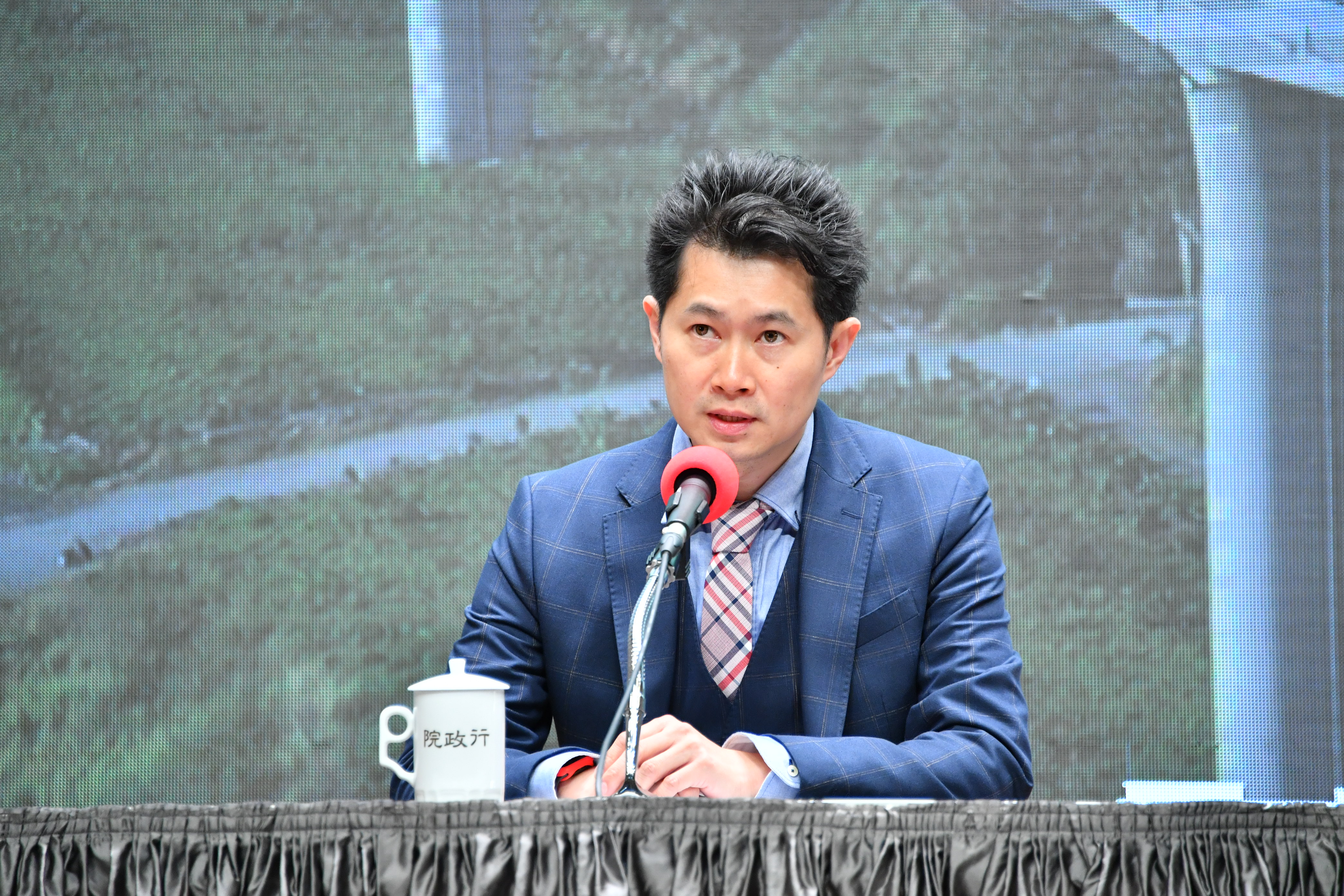行政院準發言人丁怡銘今出席公布新內閣人事名單。（行政院提供）
