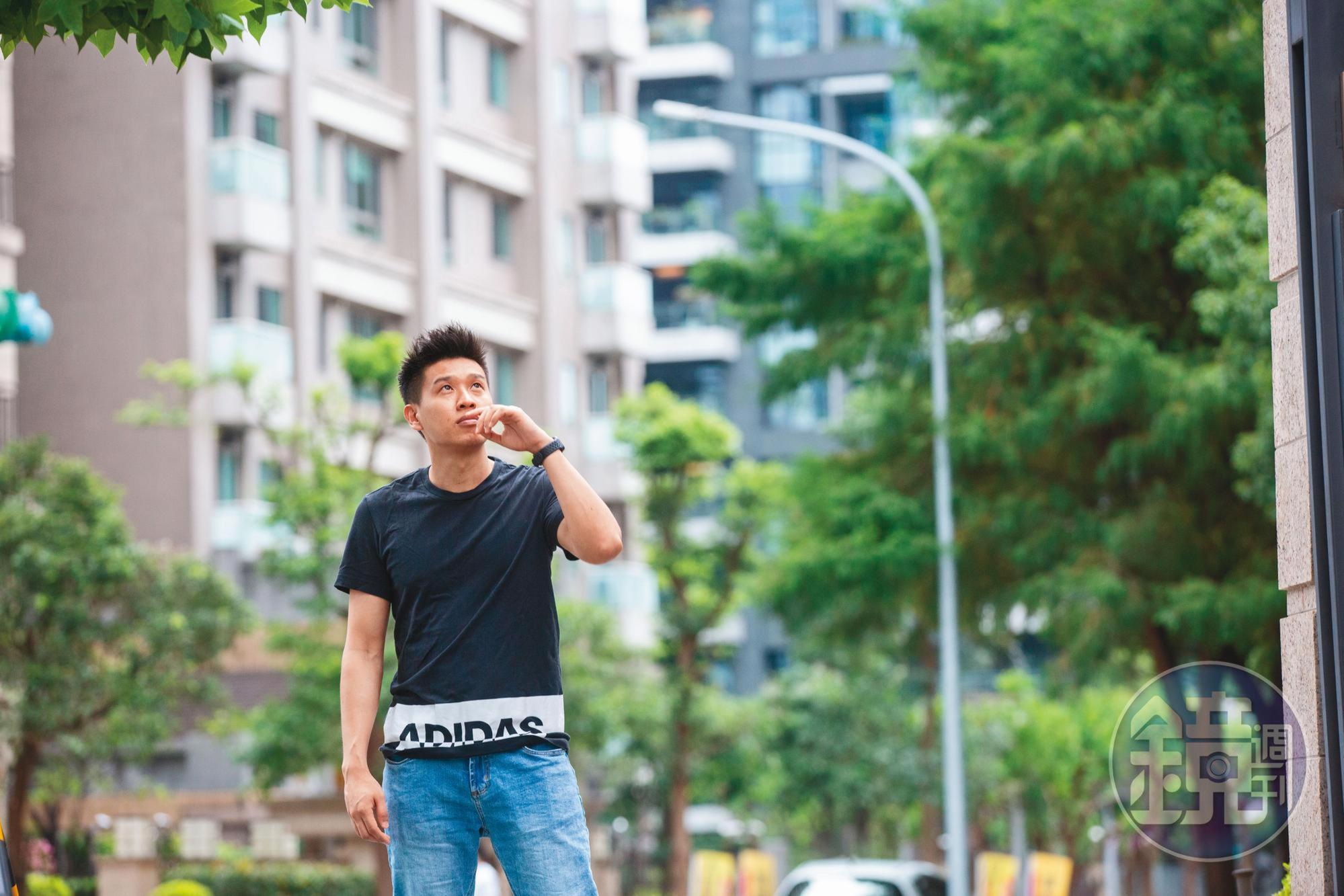 從小在南非生活長大的李懿,5年多前回台灣發現房價昂貴,開啟投資念頭。