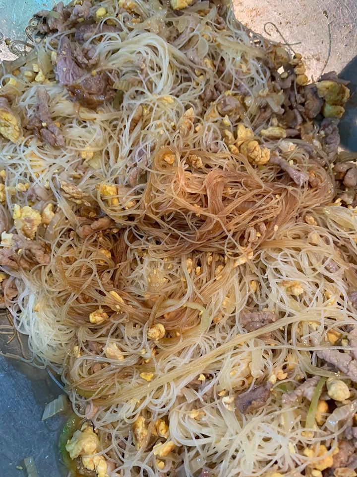 加鹽2小匙與少許醬油上色。