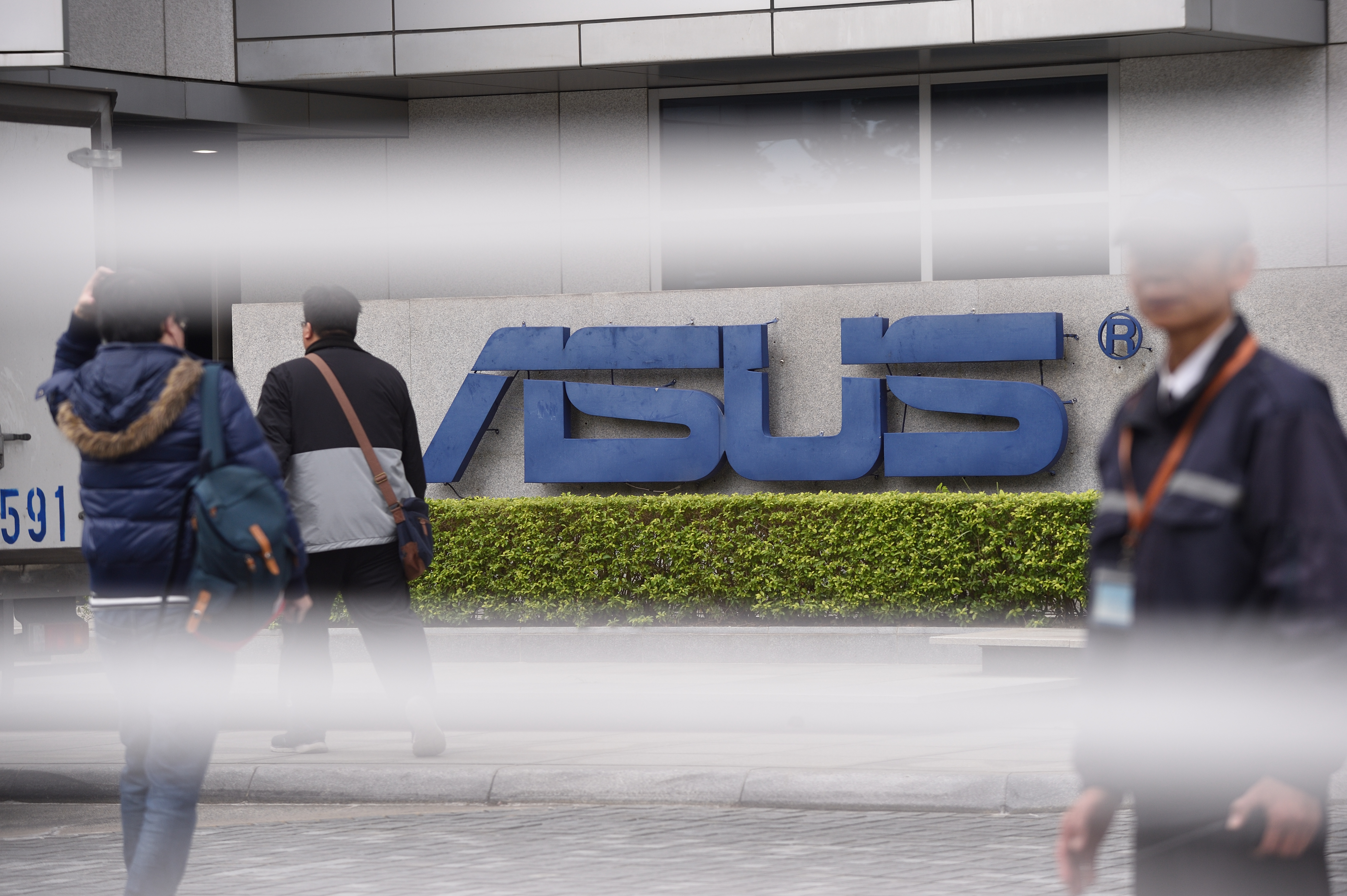 內部爆發採購部門弊案，華碩主動向通報刑事局報案，並於19日由刑事局前往華碩總部逮人。（圖非當事人）