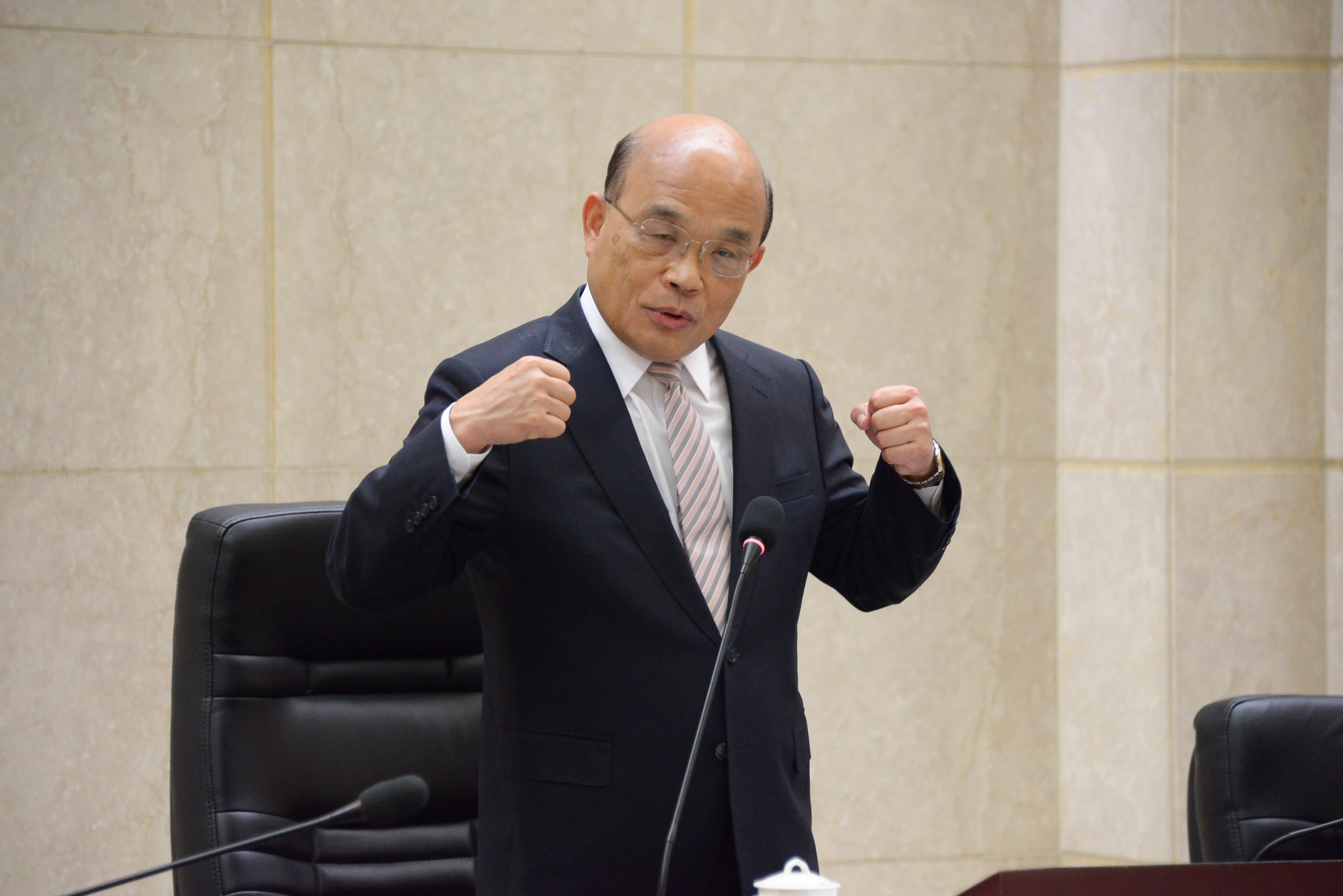 蘇貞昌續任行政院長向新內閣喊話。（行政院提供）