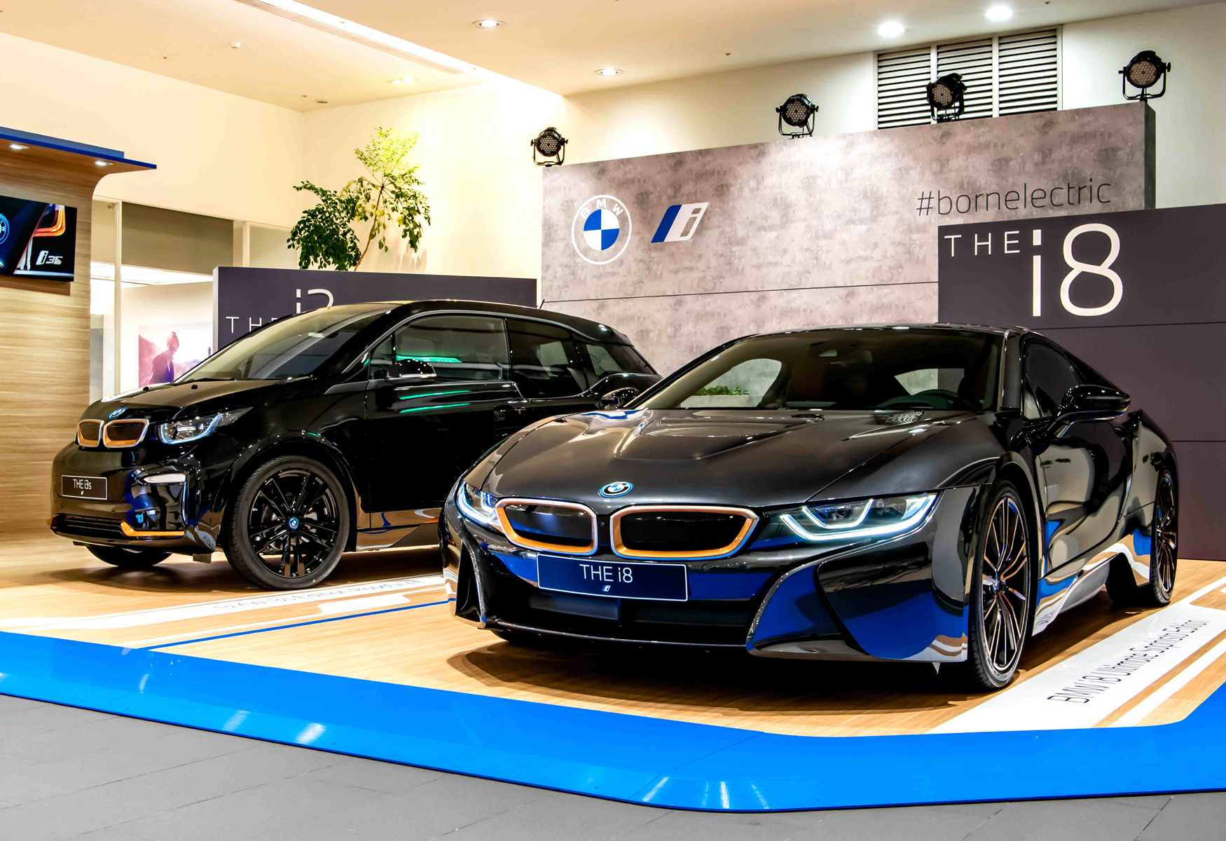 【新車登場】初代i系列告別作！BMW i3s Edition RoadStyle、i8 Ultimate Sophisto Edition電能未來巡迴展