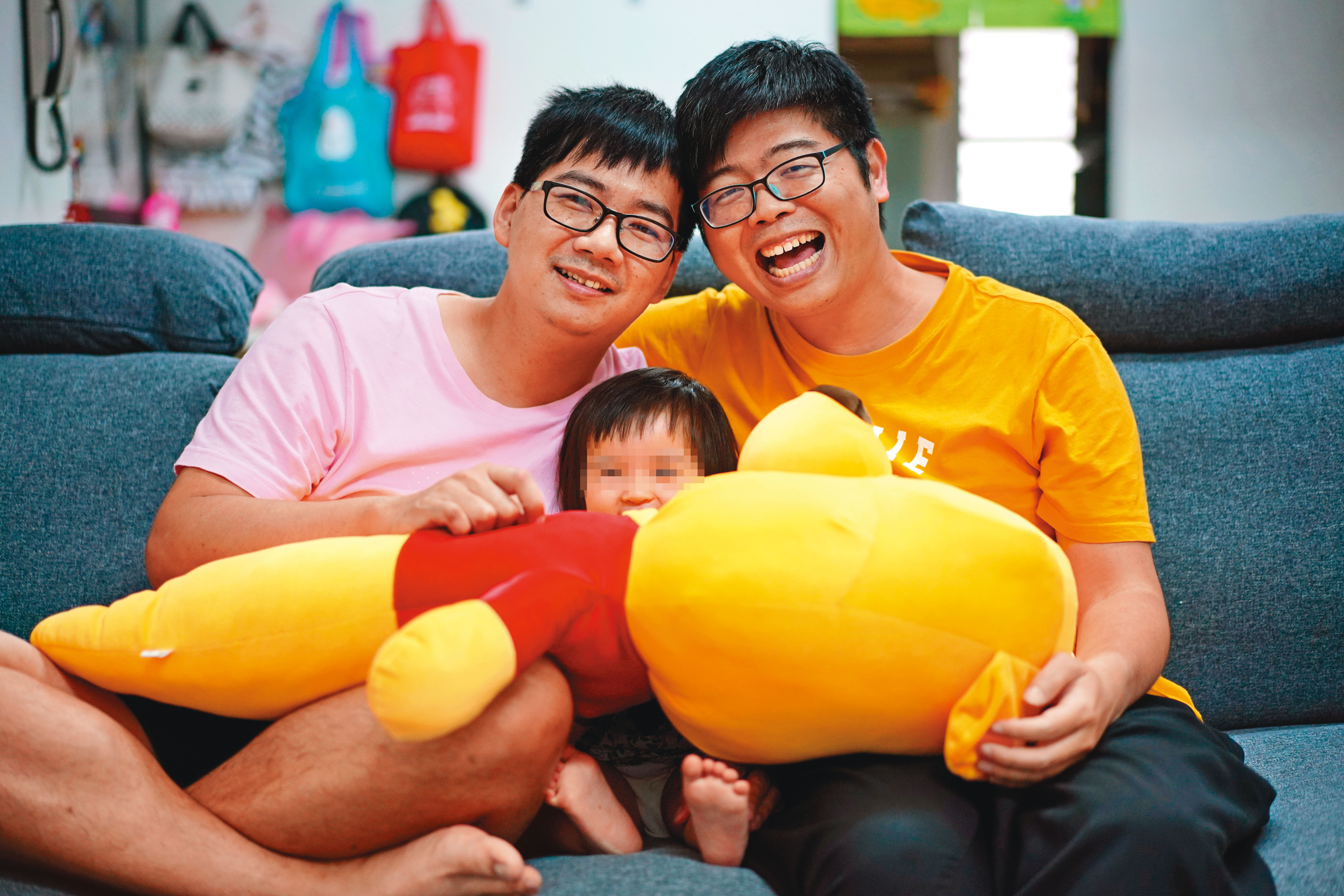 王振圍（右）、陳俊儒（左）花了多年時間準備成為父親，經歷漫長等待，如今夢想終於成真。