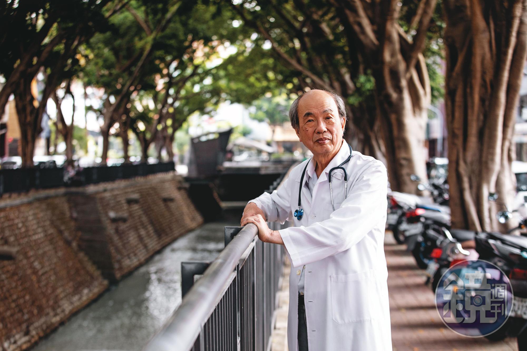 張豐年自稱是不務正業的醫師,因家門前行道樹被砍,一頭栽進環境運動戰場,把外科專業及人文關懷,用來幫助受開發及汙染所苦的人。