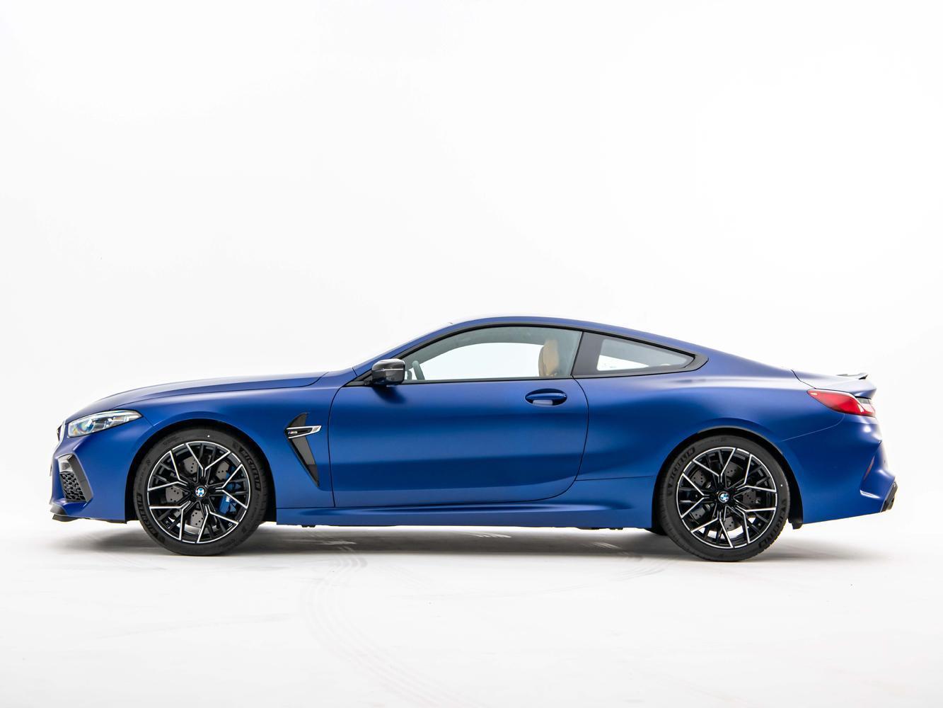 BMW以優雅流暢的跑車線條勾勒出BMW M8令人震懾的磅礡氣勢。