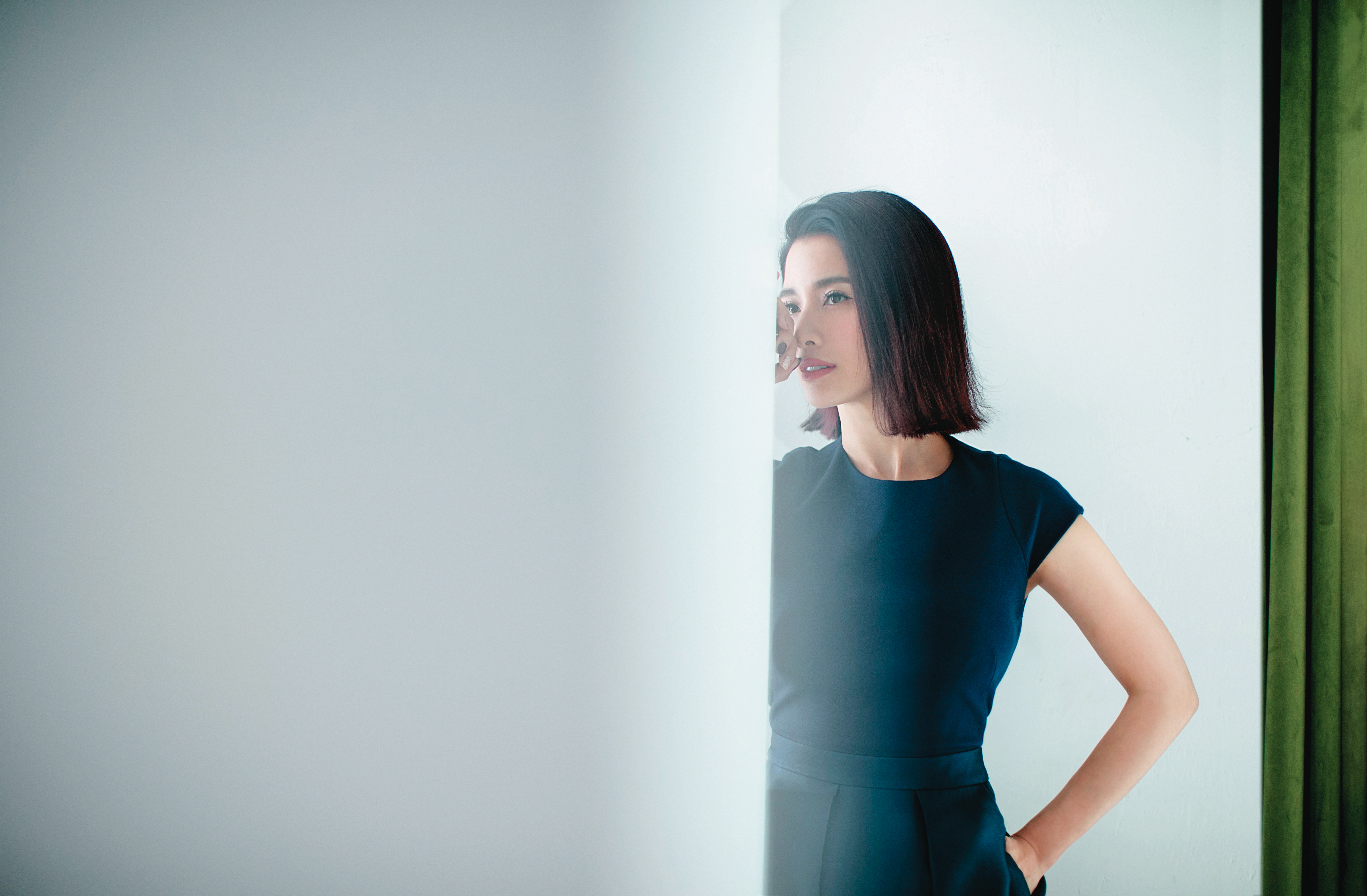 李蒨蓉曾被物質與好強所迷惑， 一路累積到爆炸出人生低潮， 才逼她去看清， 那些清與不清的過去人生。