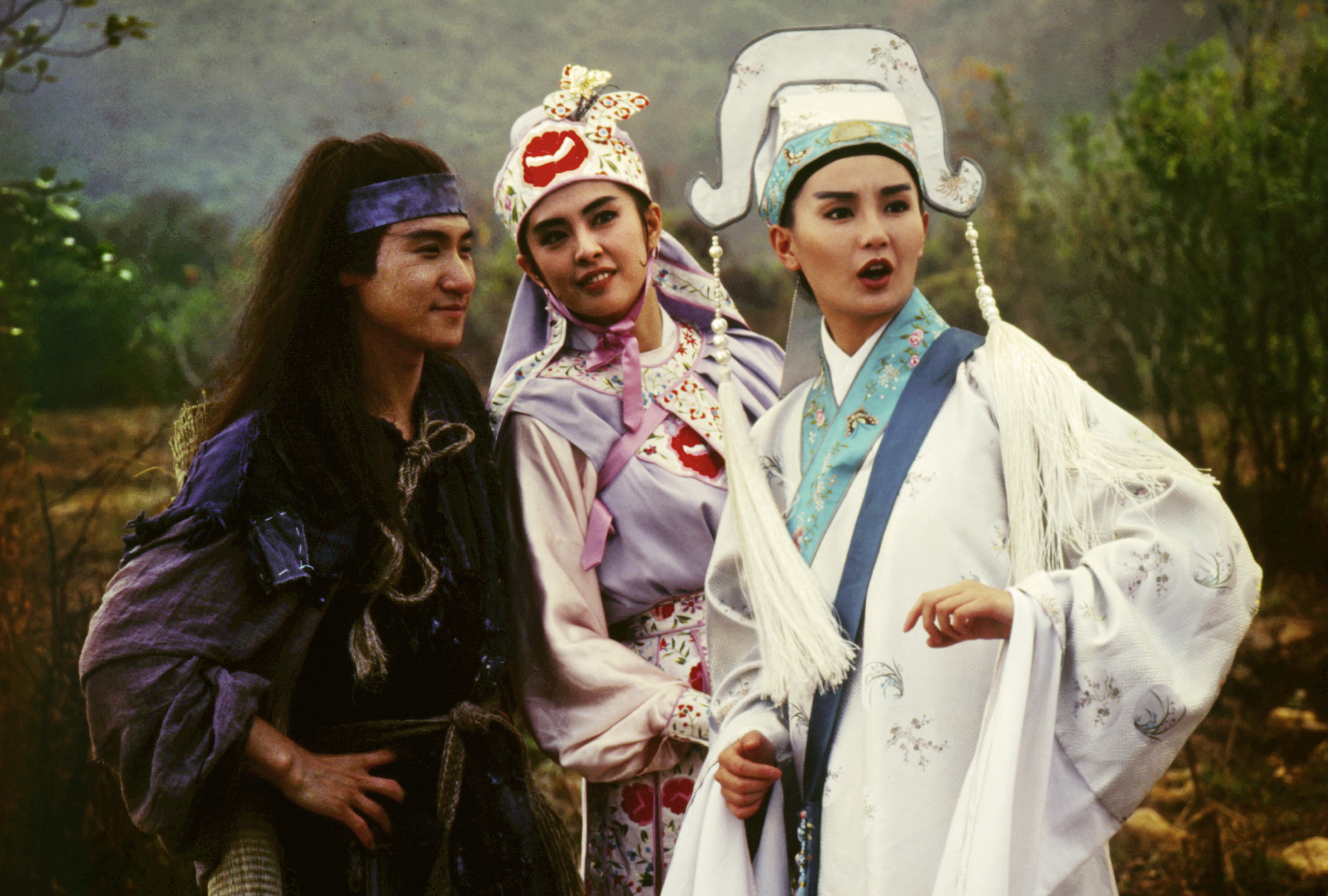 張學友（左起）想要示愛王祖賢，因此有了片中神曲〈我Love你〉，右為張曼玉。（CatchPlay提供）