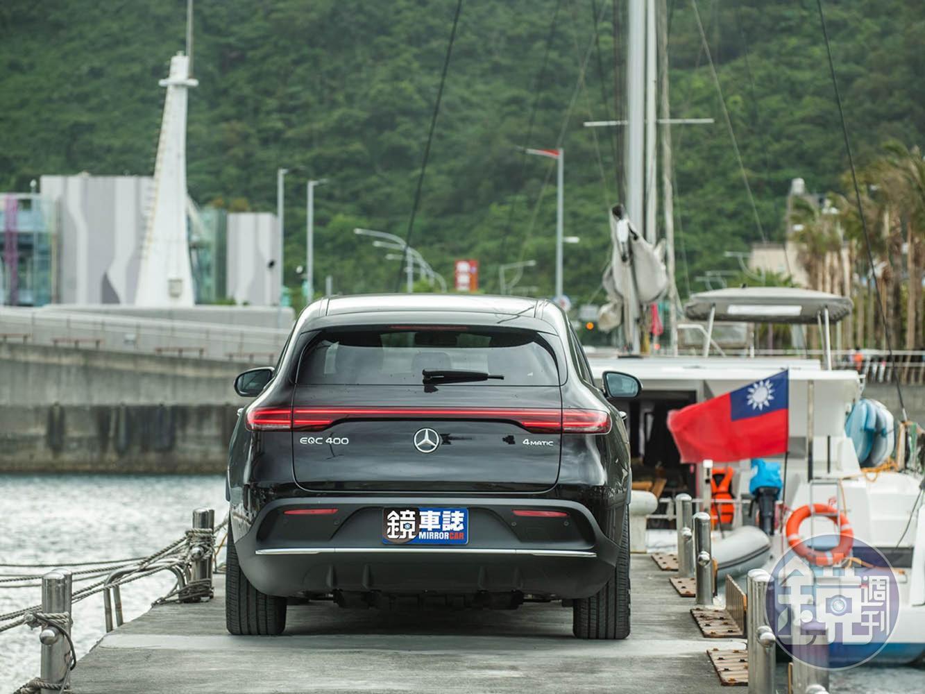 車尾相連的尾燈組辨識度與一般GLC有明顯的差異。