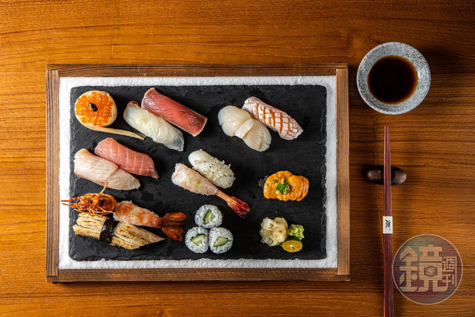 「握壽司」集結宜蘭鮮魚及日本進口食材，一盤足足有13貫壽司，腴美豐盛。（信樂會席菜色）