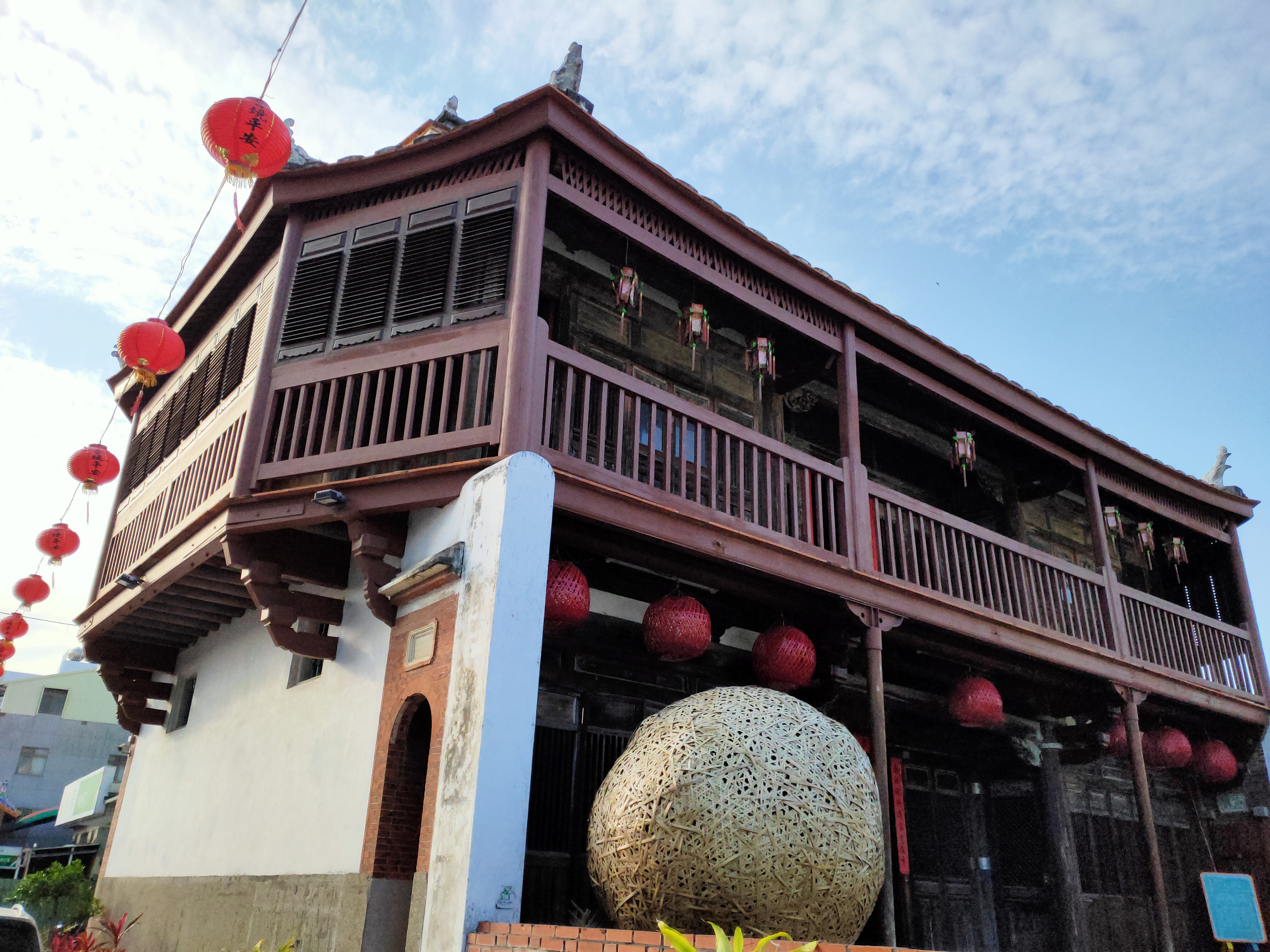 八角樓，建於清道光27年（西元1847年）是鹽水重要歷史地標。
