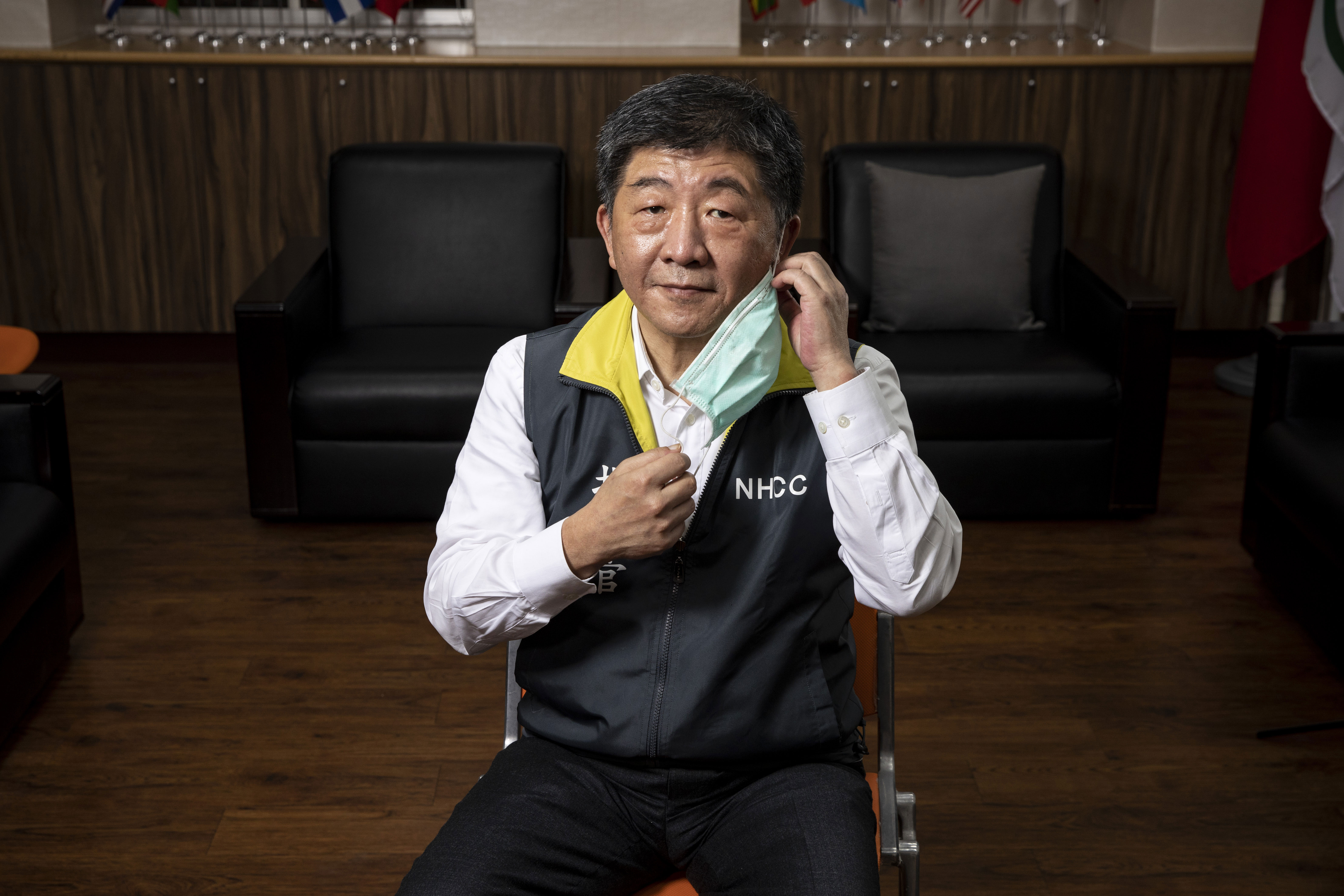 陳時中參與活動必全程配戴口罩，疫情稍緩了，專訪時我們才能請他拿下受訪。