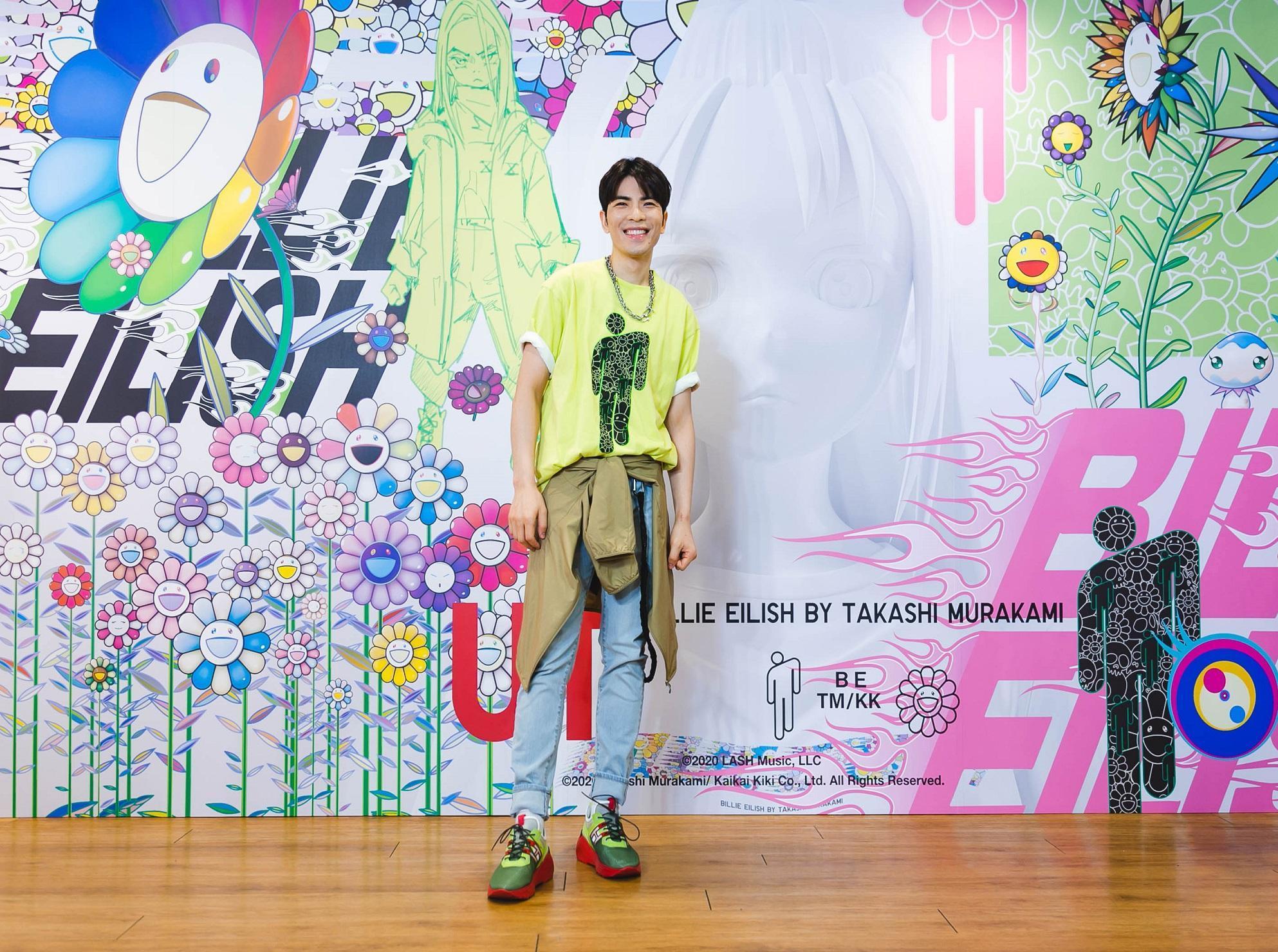 品牌代言人蕭敬騰身穿「Billie Eilish X村上隆UT」系列上衣NT$590 。（UNIQLO提供）