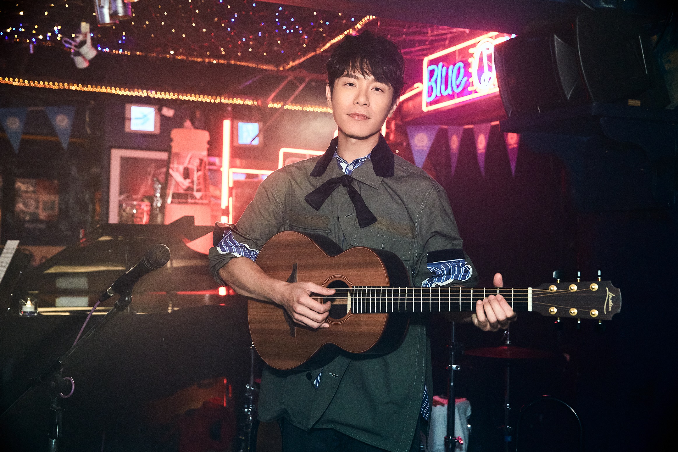 韋禮安這次在自己新歌〈這樣好嗎〉中飾演當紅歌手，讓他開心終於不再飾演跑龍套的角色。（The Orchard提供）