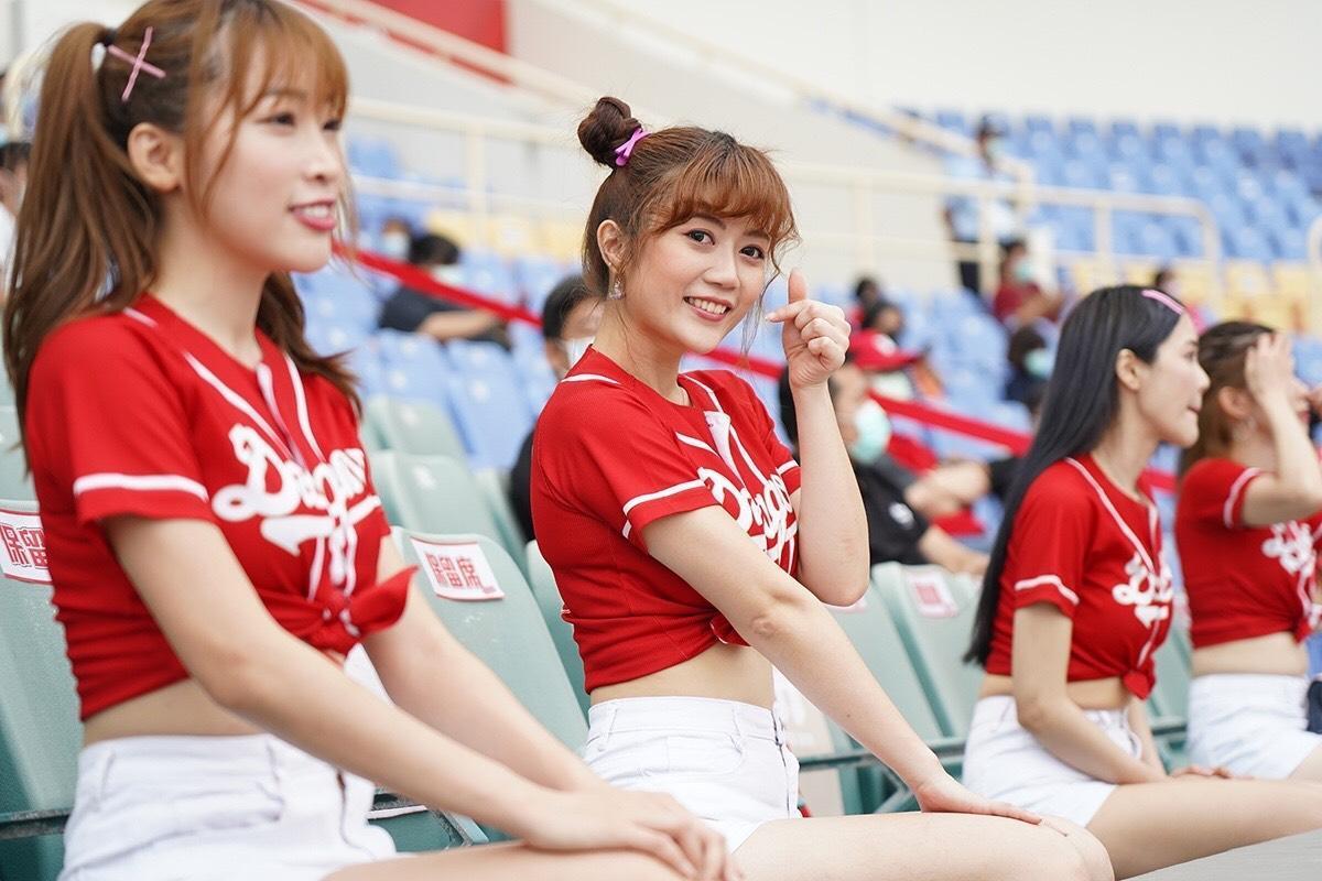 go beauties小龍女。(味全龍提供)
