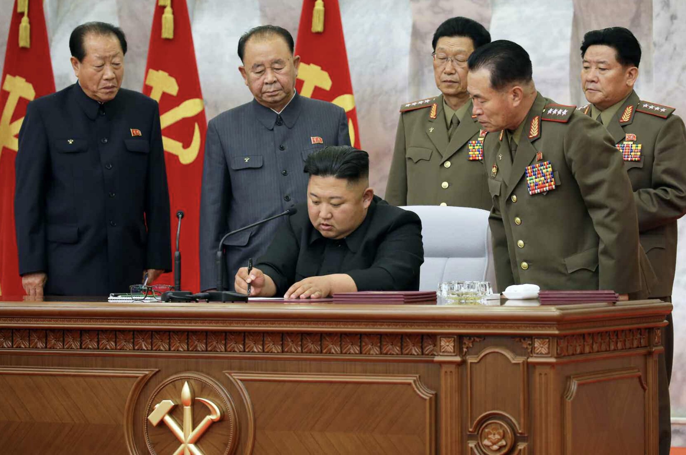 金正恩親自主持勞動黨中央軍委會第4次擴大會議，針對「核戰威懾力」等提出新政策。（翻攝自NK NEWS推特）