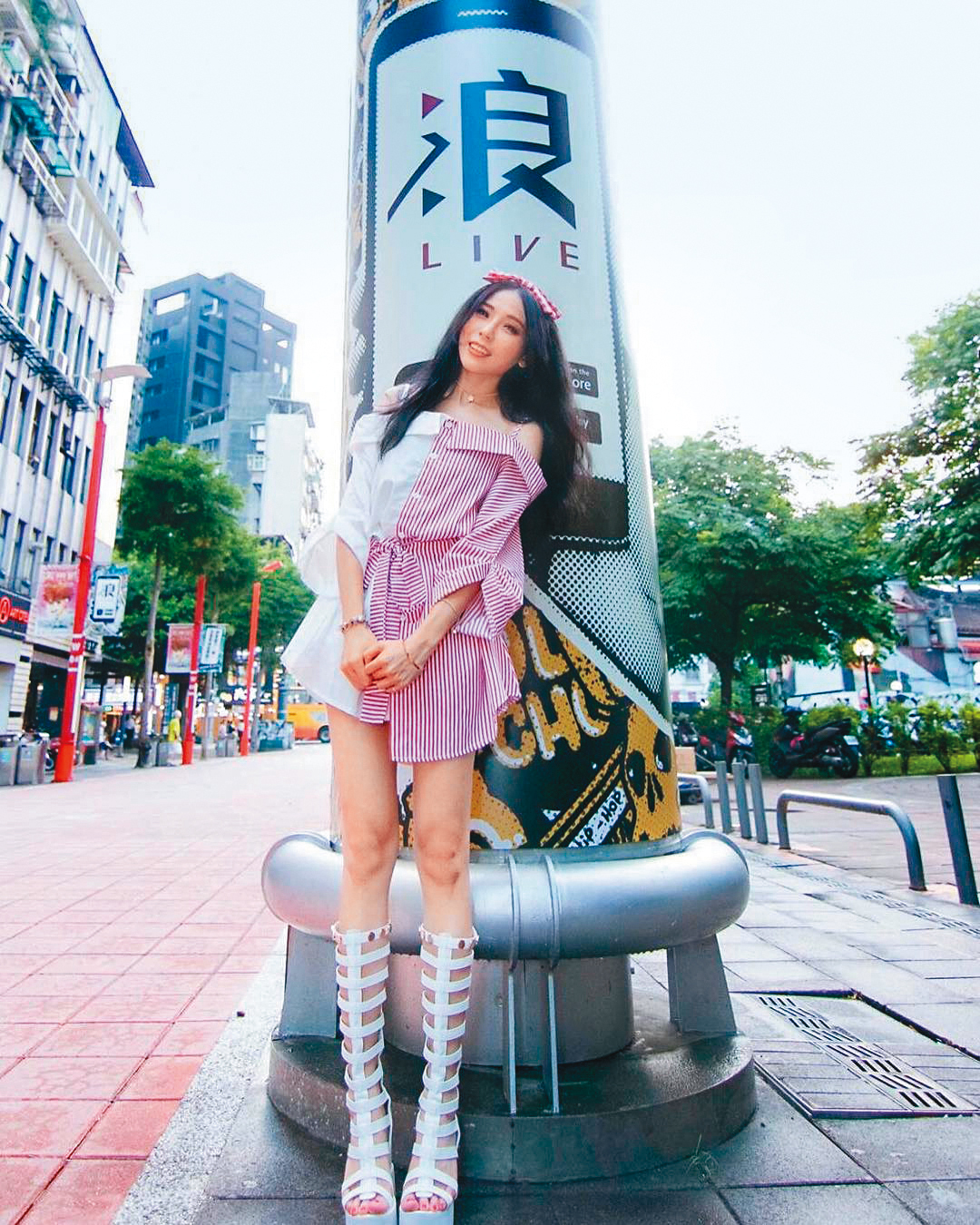 麗絲擁高人氣，是直播平台浪LIVE的超級直播主。（翻攝自麗絲IG）