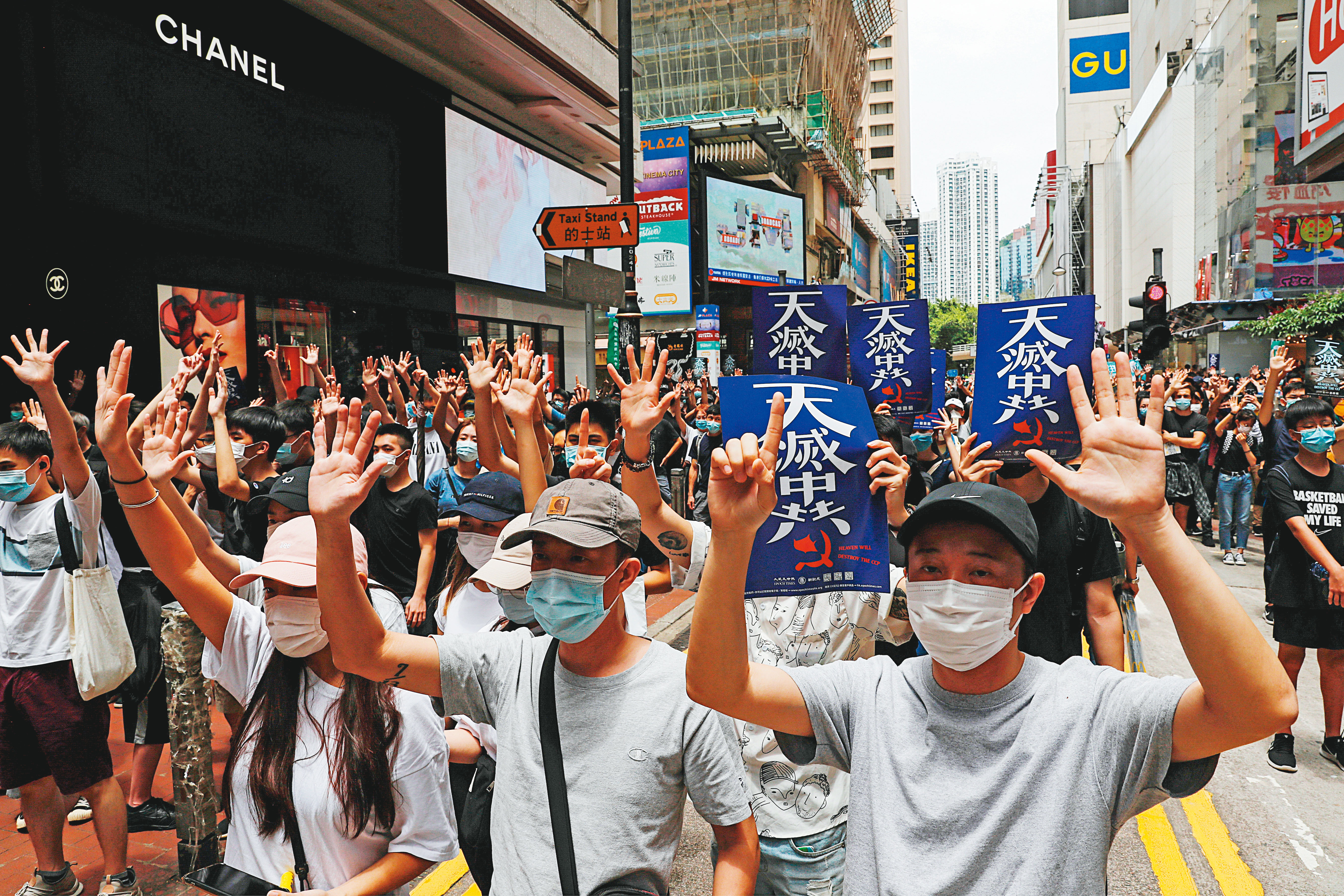 台、港兩地仍存有極大差異，對香港民運，台灣可視個案伸出援手，須慎防走錯步子，捲入香港變局。（達志影像）