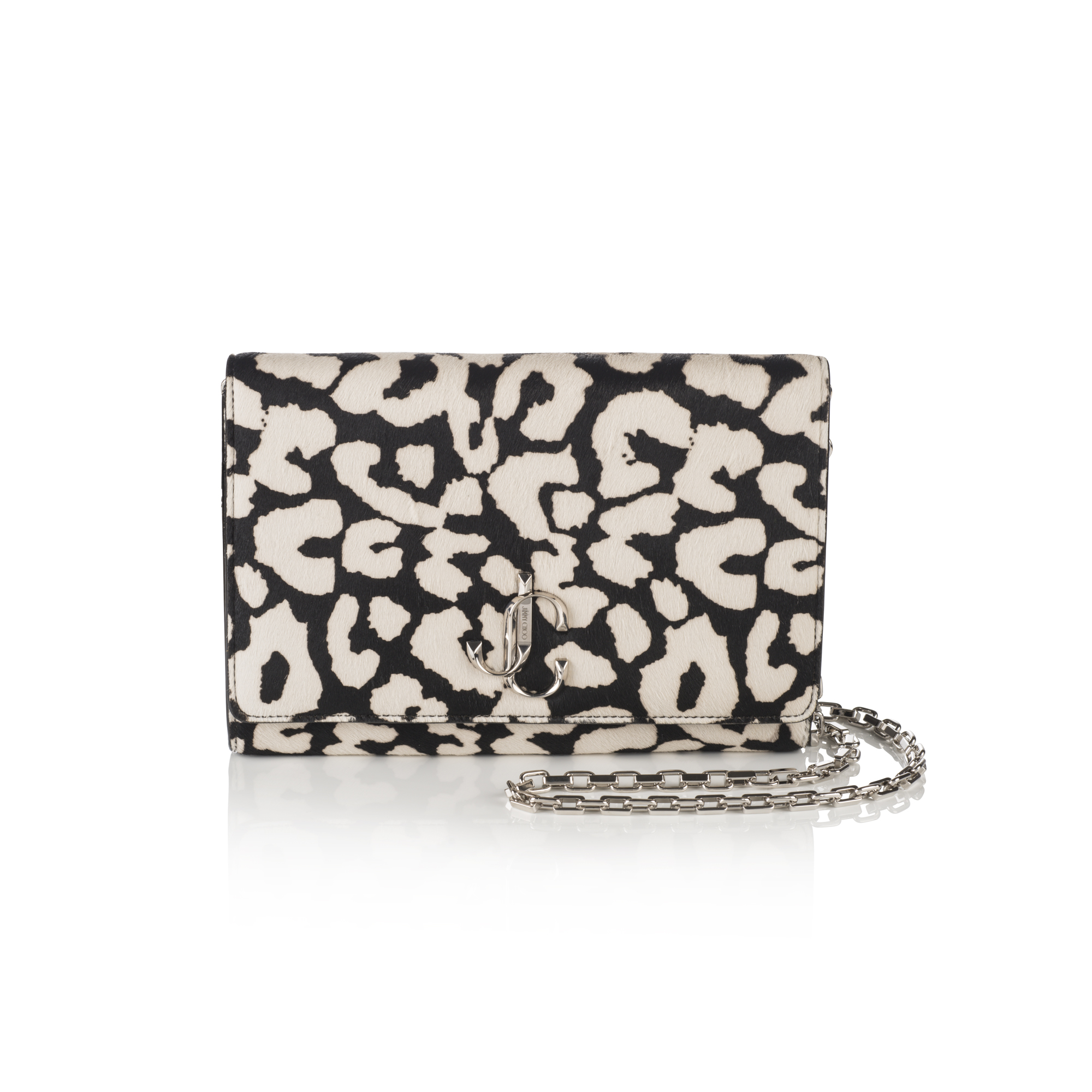 黑白豹紋VARENNE手拿包 NT$50,800 JIMMY CHOO。(JIMMY CHOO提供)
