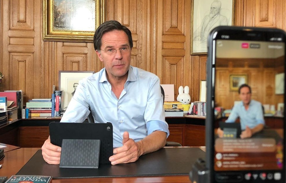 荷蘭總理呂特遵守防疫規定，因而未見到母親最後一面。（翻攝自Mark Rutte Instagram）