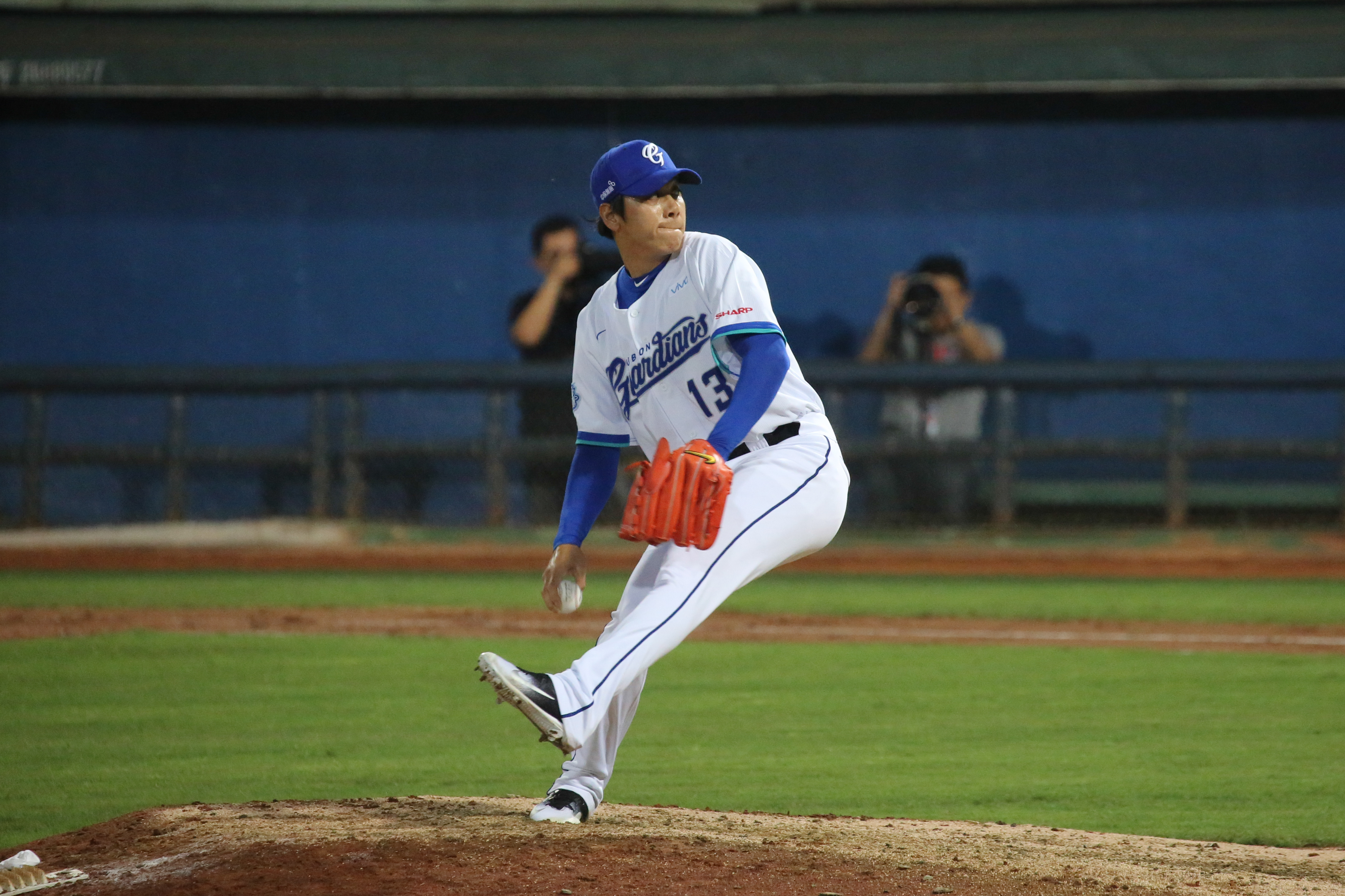 24日富邦悍將對中信兄弟之戰，發生球迷對悍將投手陳鴻文罵三字經插曲，圖為資料照。