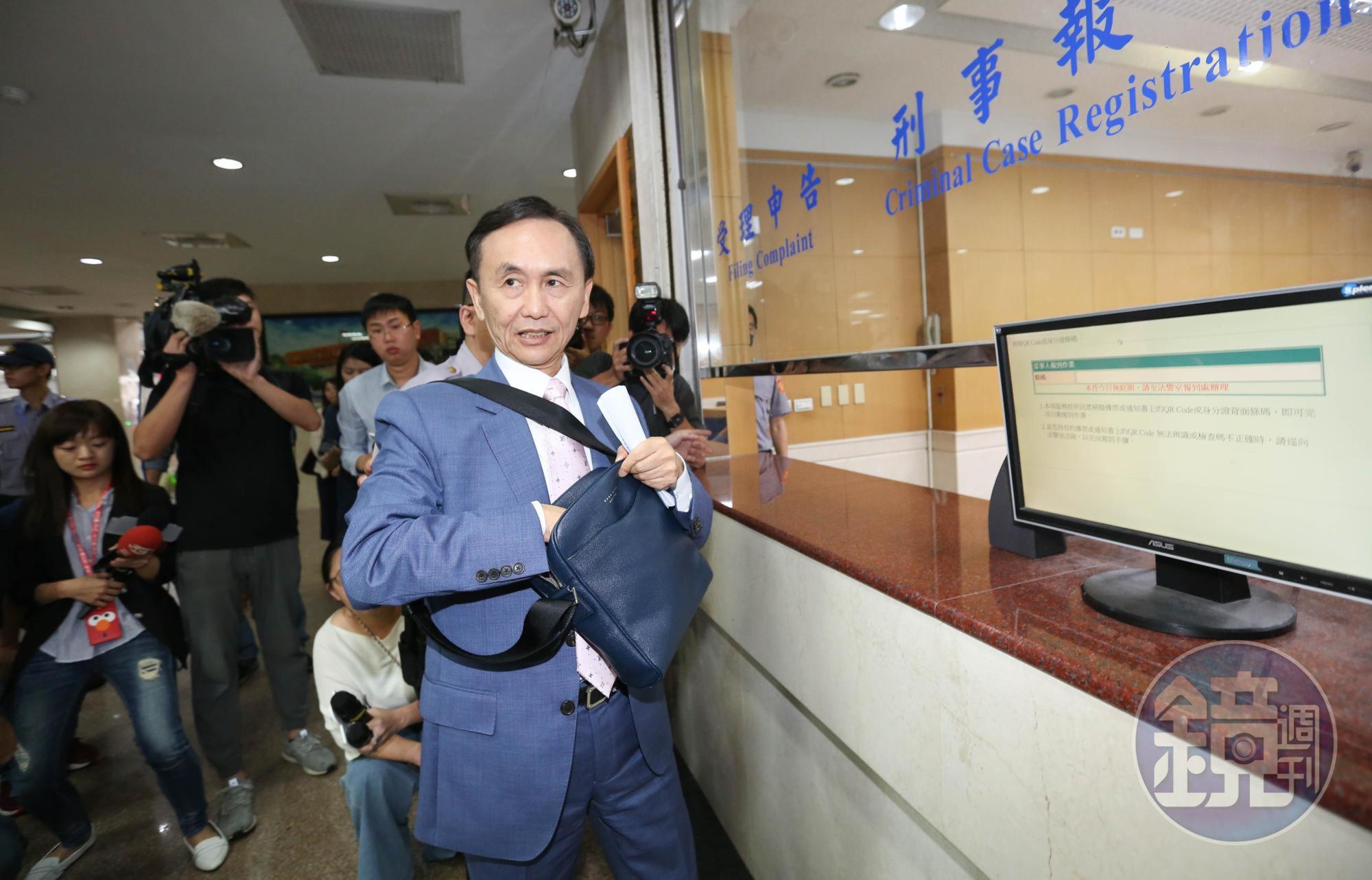 民進黨內派系問題成為關鍵,吳子嘉斷言罷韓不會過。(本刊資料照)