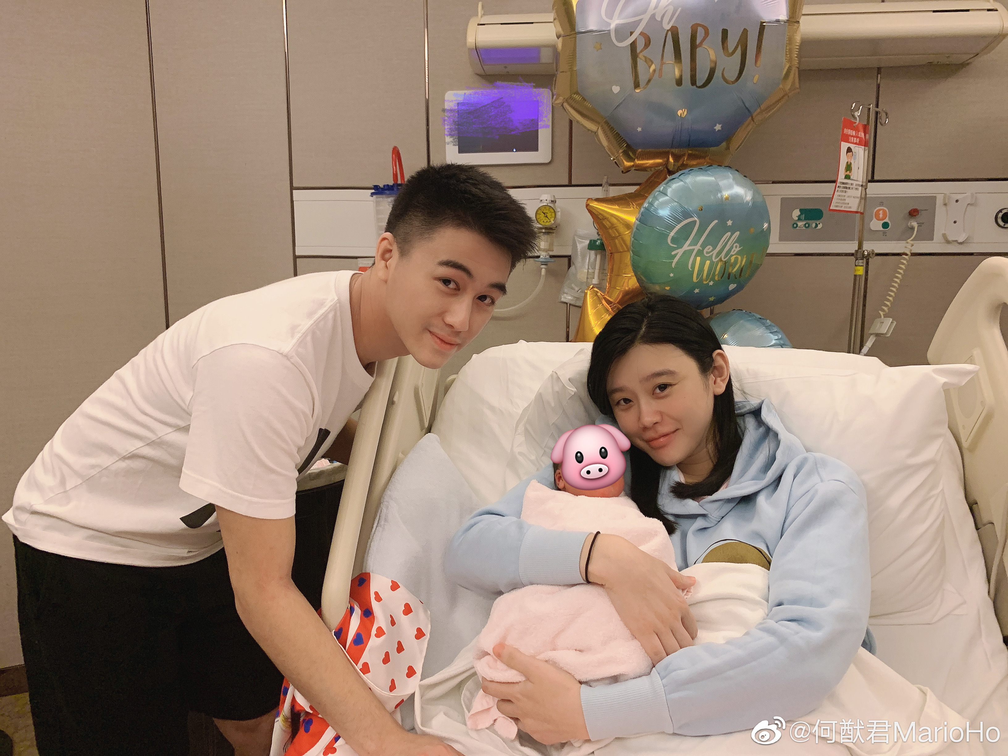 以土豪作風求婚大陸名模奚夢瑤的何猷君，去年喜獲麟兒，也是賭王家族第三代長孫，他回覆酸民留言，指賭王財產已分完，否認生孩子能多分一筆。（翻攝自何猷君微博）