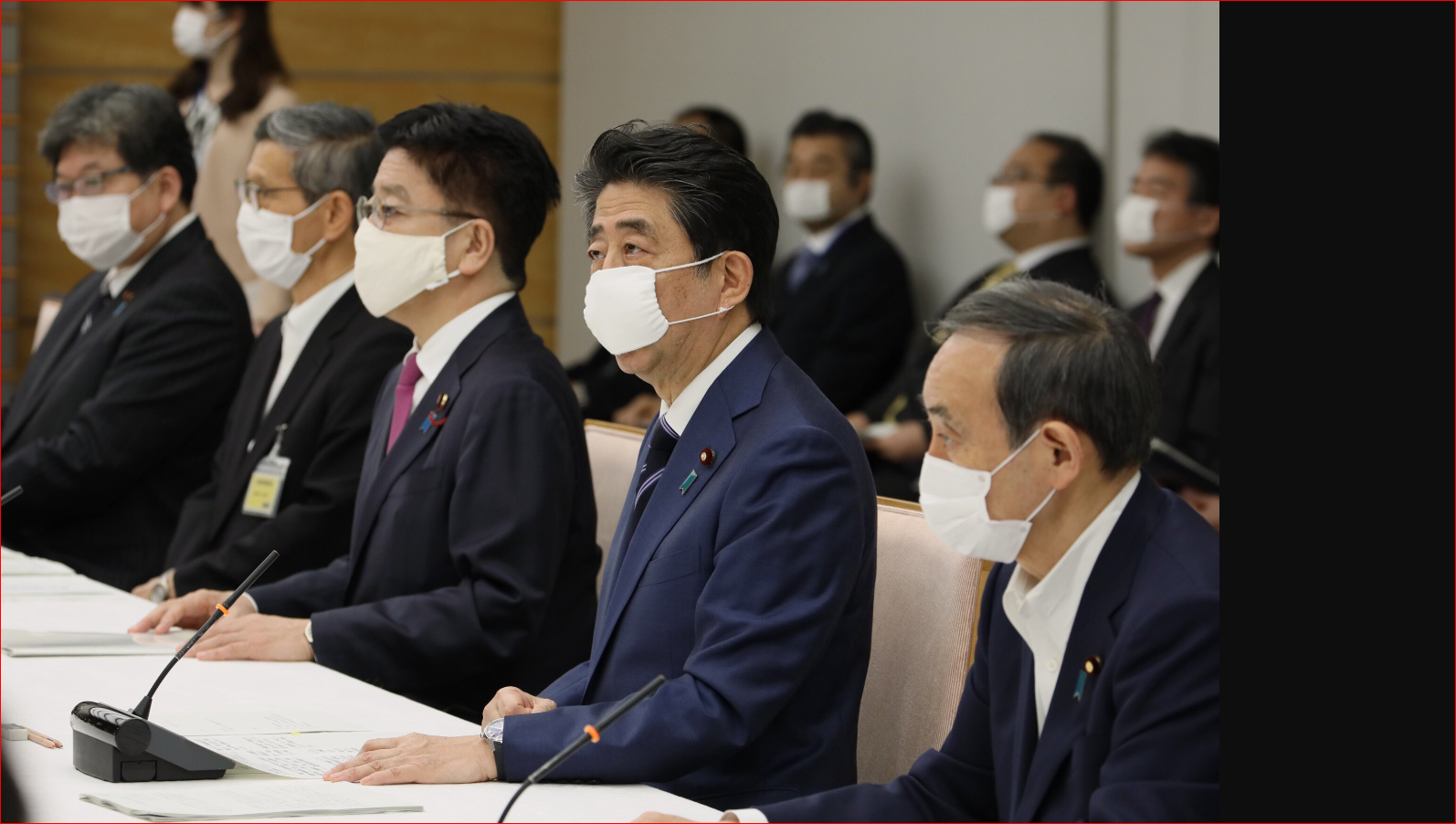 日本首相安倍主持內閣疫情會議。（翻攝自安倍twitter）
