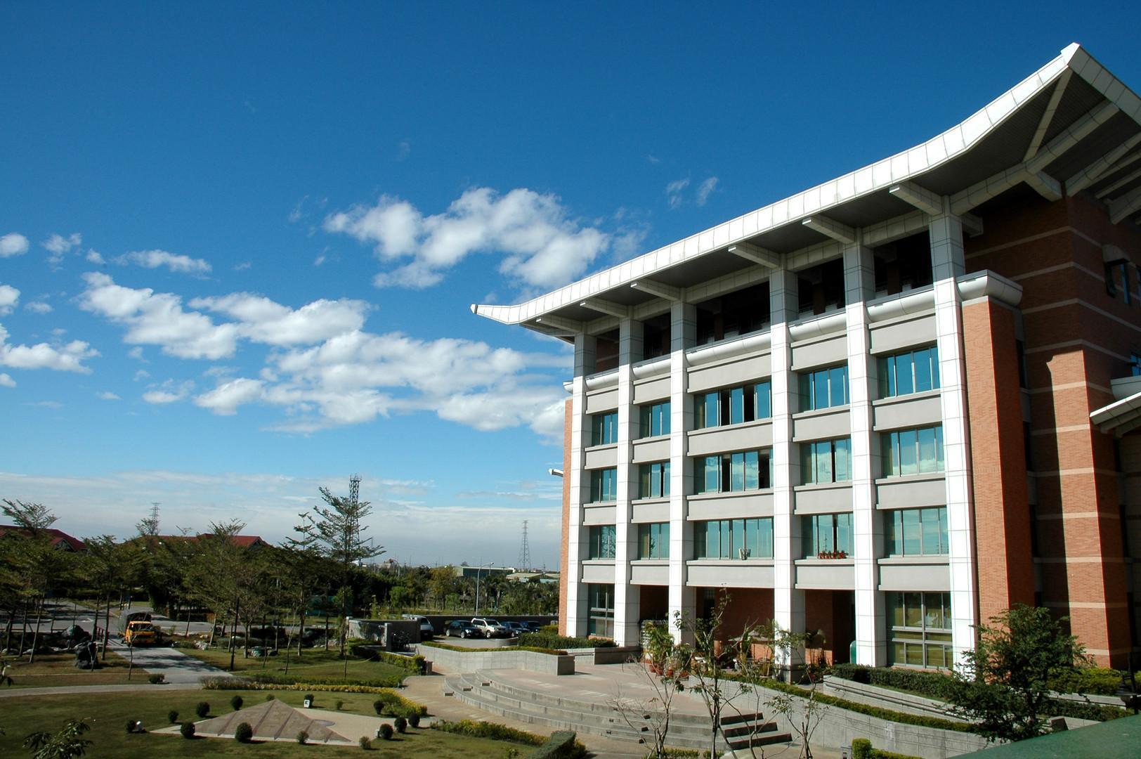 明道大學遭控以學習名義引介外籍生非法打工,形同國際詐騙。(翻攝明道大學網站)
