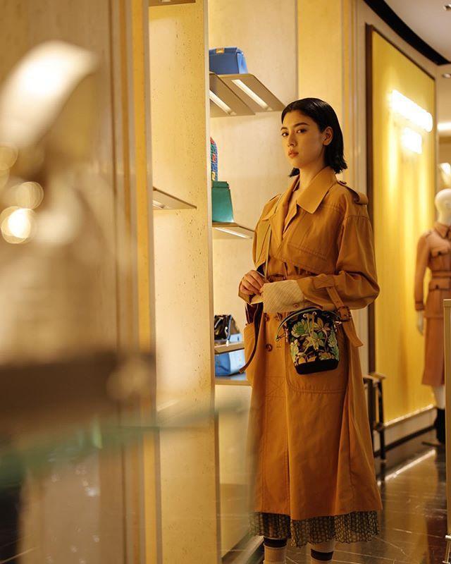 氣質系女星三吉彩花也因爆出「戀父」言論引起討論。(翻攝自三吉彩花IG)