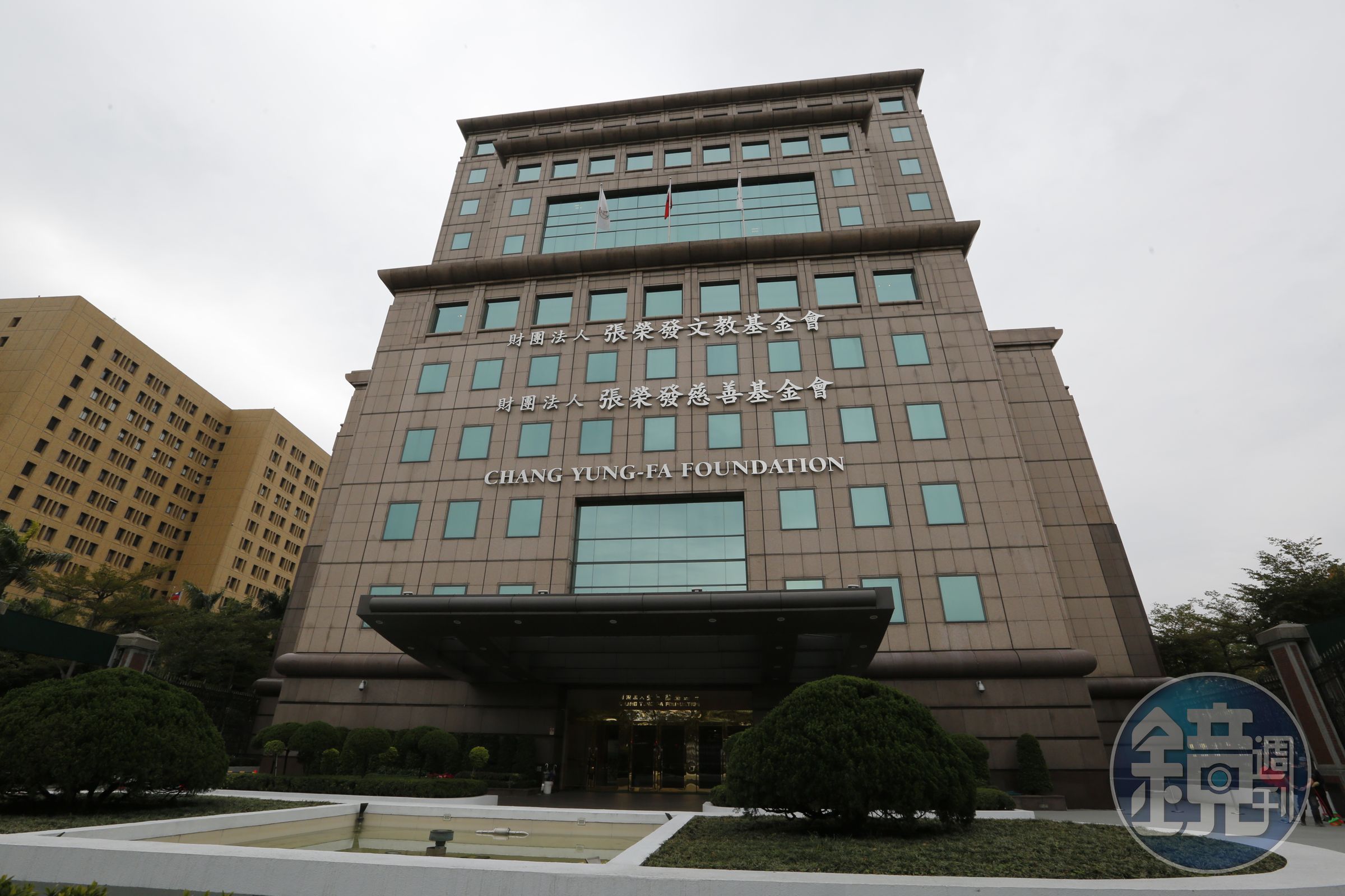 關係到4,000億長榮集團經營權的張榮發文教基金會改選今登場，但因出席人數不夠遭杯葛。