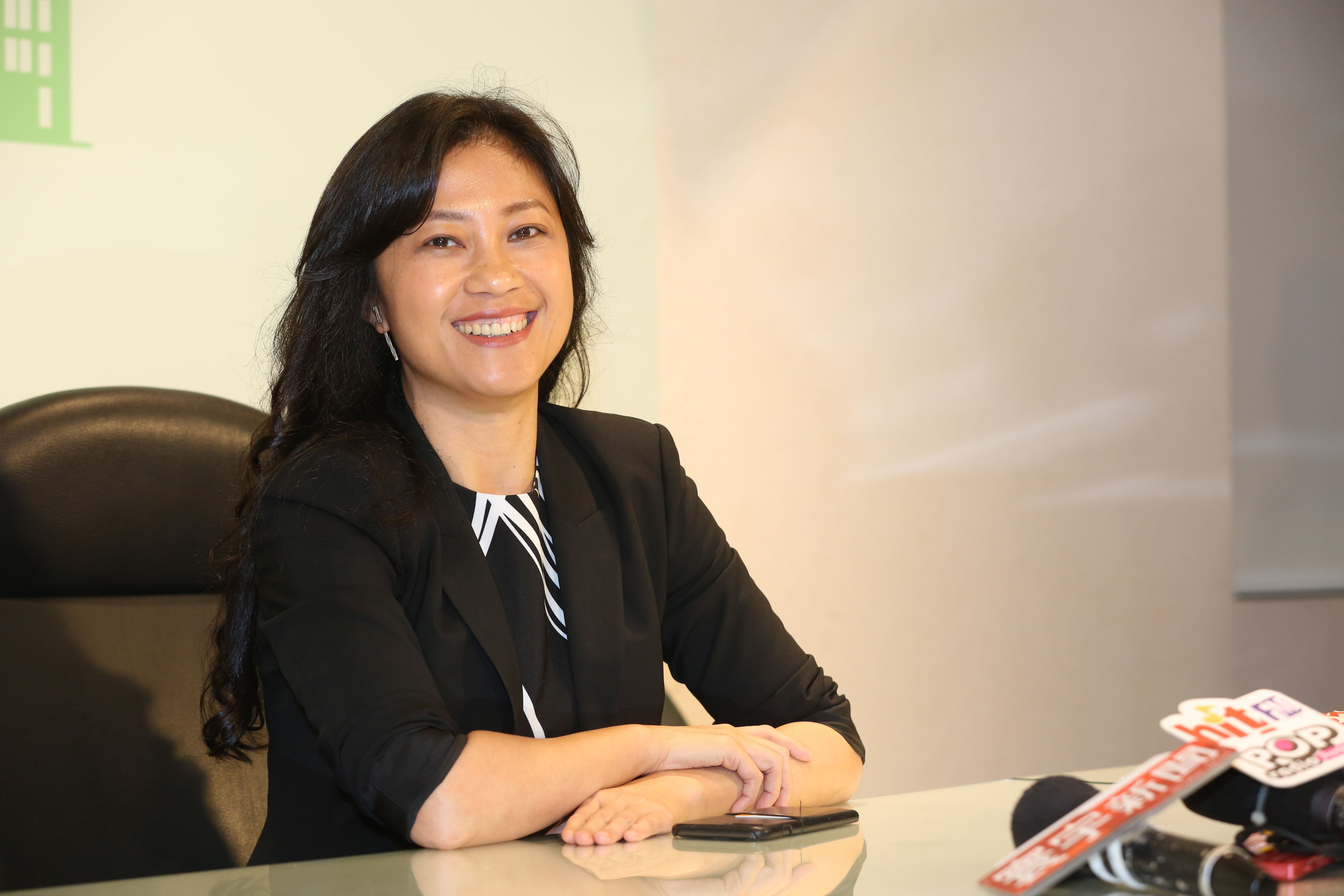 總統府民意信箱接獲一封陳情書，建議Kolas Yotaka用國語名字，對此同為總統府發言人的黃重諺則放上手寫信回應。