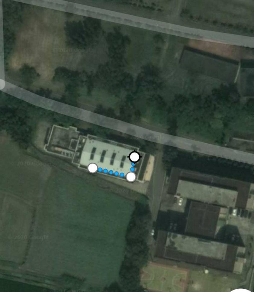 有國軍弟兄爆料,上百人群聚地點位於該單位的餐廳。(翻攝google map)