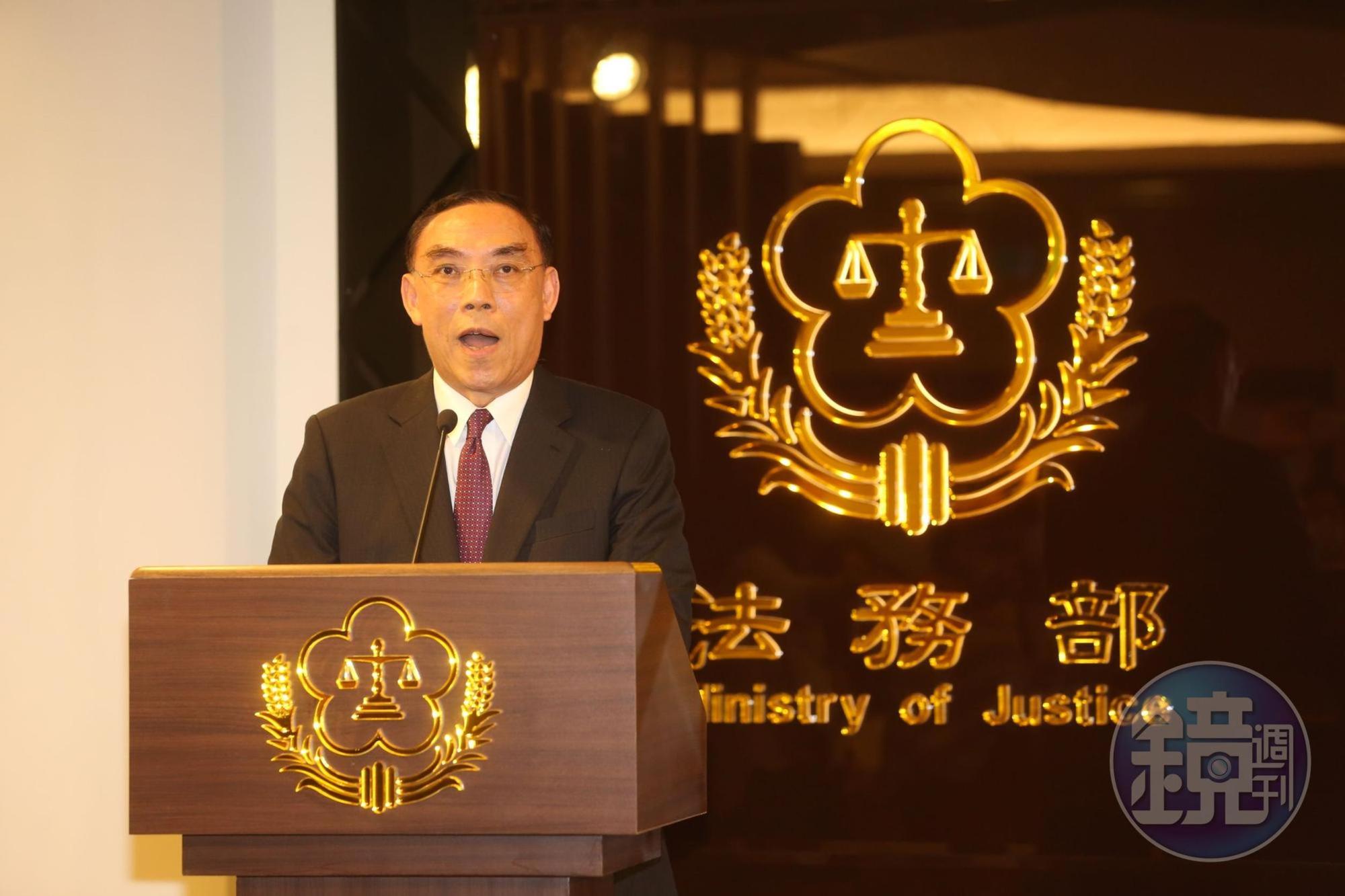 法物部長蔡清祥今針對大法官解釋通姦除罪接受媒體採訪,代表法務部表示遺憾,但予以尊重。