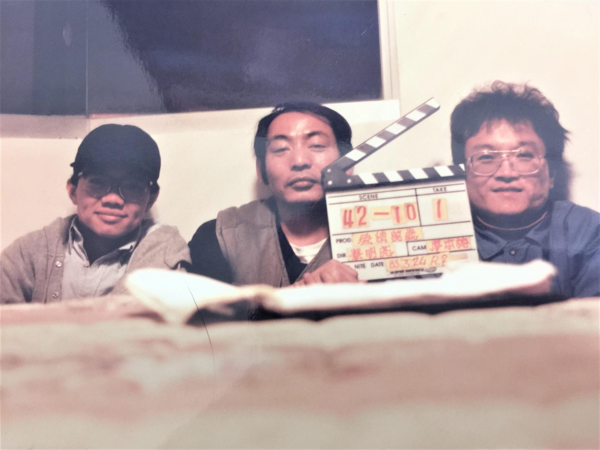 曹源峰（左一）曾是蔡明亮電影《愛情萬歲》錄音組成員之一。（曹源峰提供）
