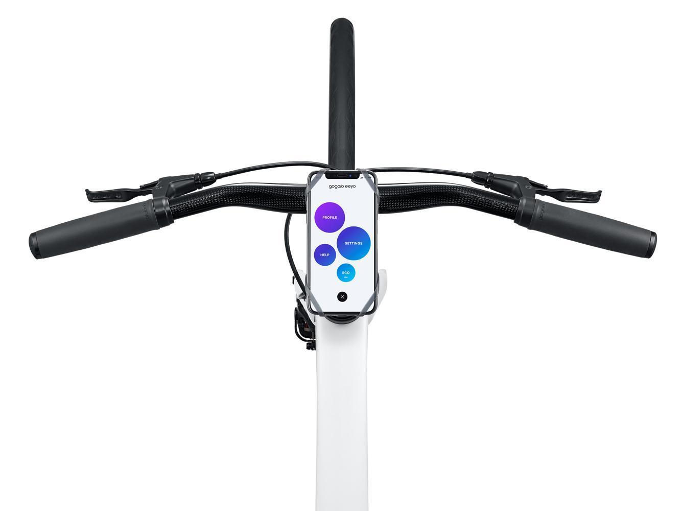 Eeyo app 手機應用程式與 Eeyo Smartwheel 透過無線通訊連結一體，可以最佳化您的騎乘體驗，以最不令人分心的方式，簡潔且直覺地提供必要的騎乘資訊。