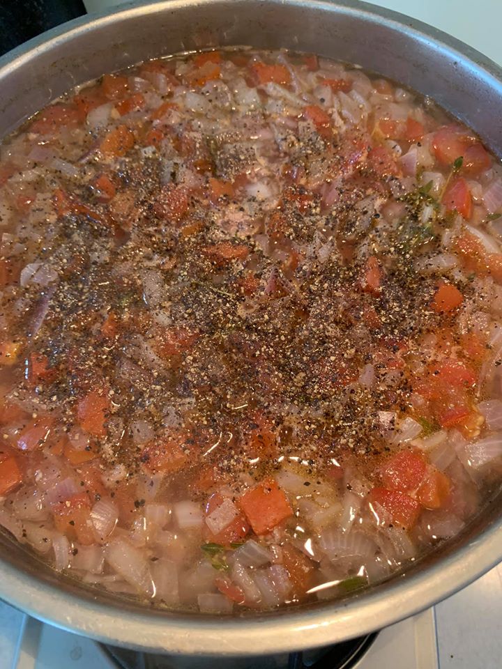 下黑胡椒與鹽巴調味。