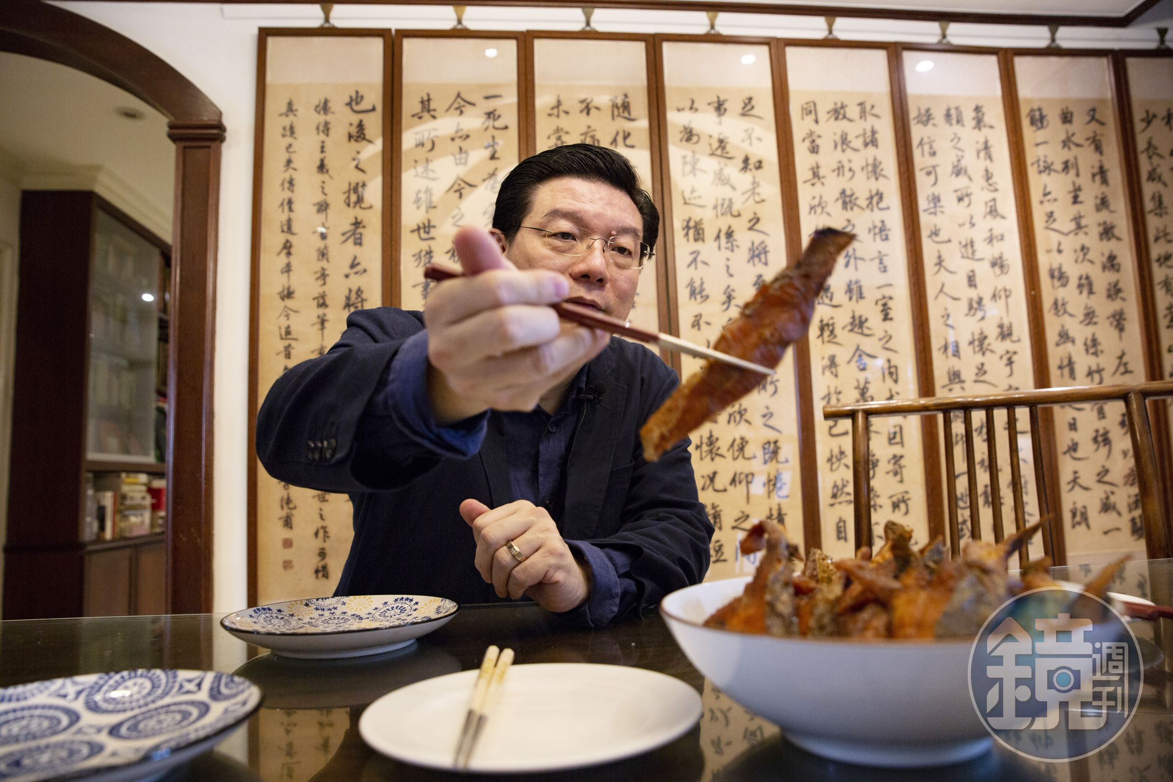 我做的燻魚是改良版，仍保有海魚的鮮美，又有若干酸甜味。