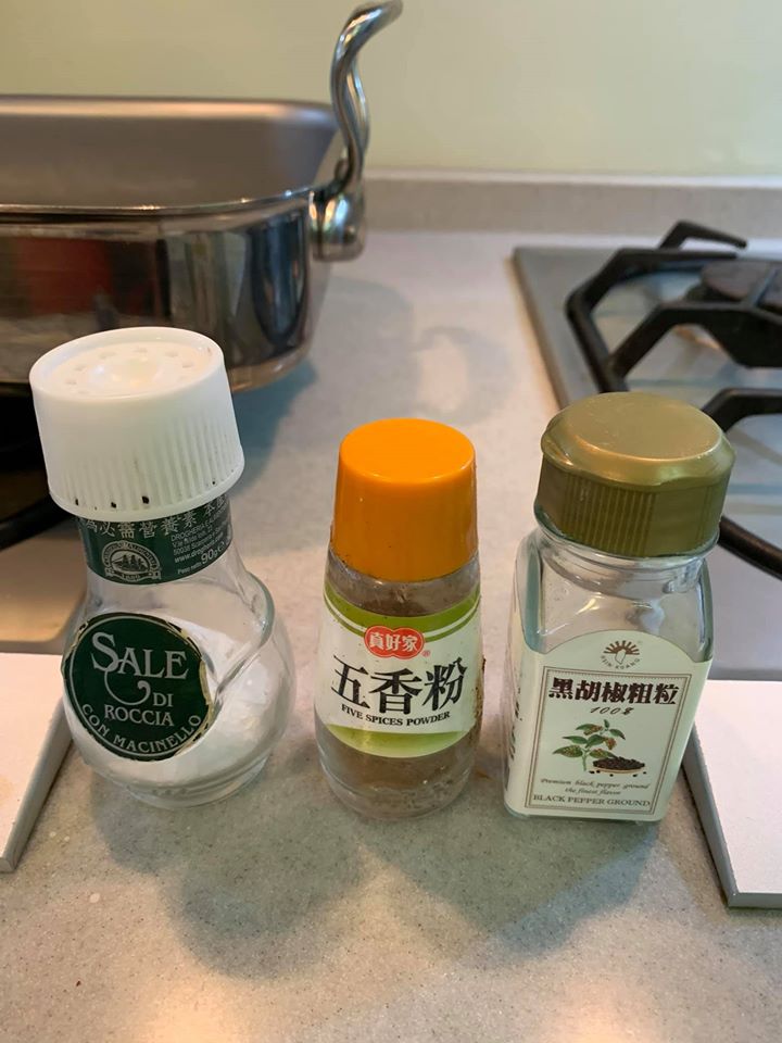 今天用這些香料。