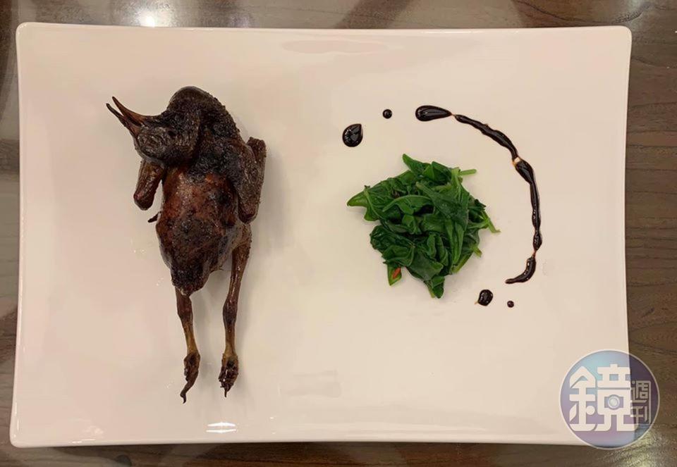 吃的時候剪掉脖子與屁股，就可品嘗香港美食家黃双如說的「一鴿勝九雞」的滷香之味。