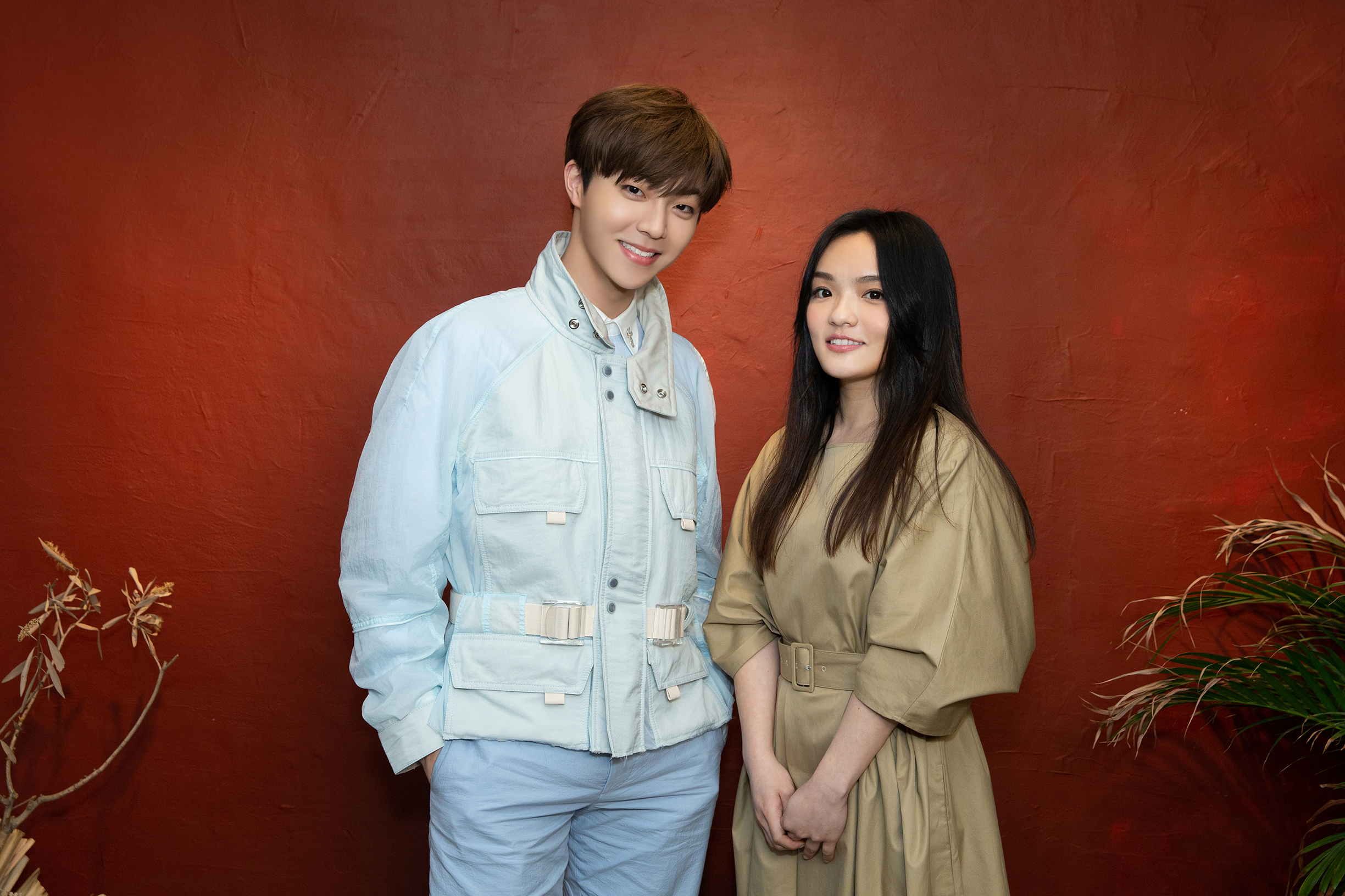 陳立農與Lala徐佳瑩合作的新單曲〈一無所知〉。（環球音樂提供）