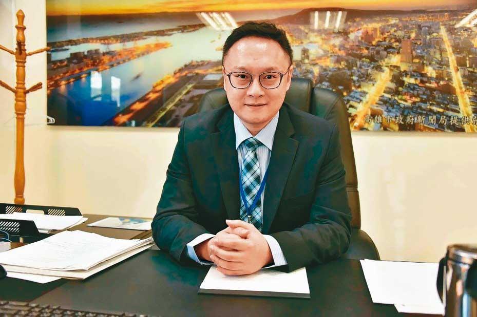 為降低罷韓熱度,韓營替韓設下發言防火牆,發言系統均改由鄭照新(圖)出面回應政治話題。(翻攝鄭照新臉書)