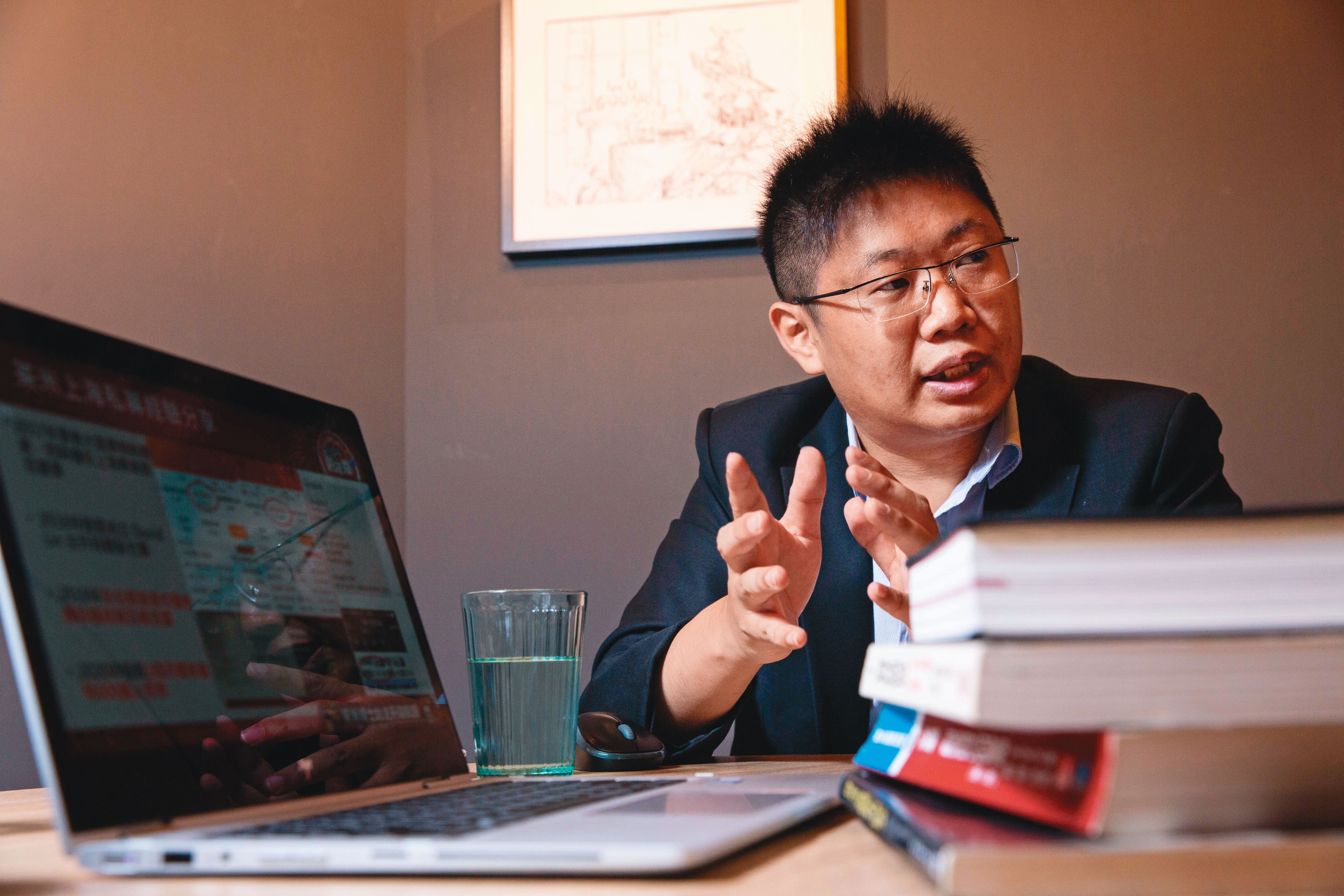 台大機械博士茶米曾在上海從事投資交易工作,專注大口咬定主升段行情。
