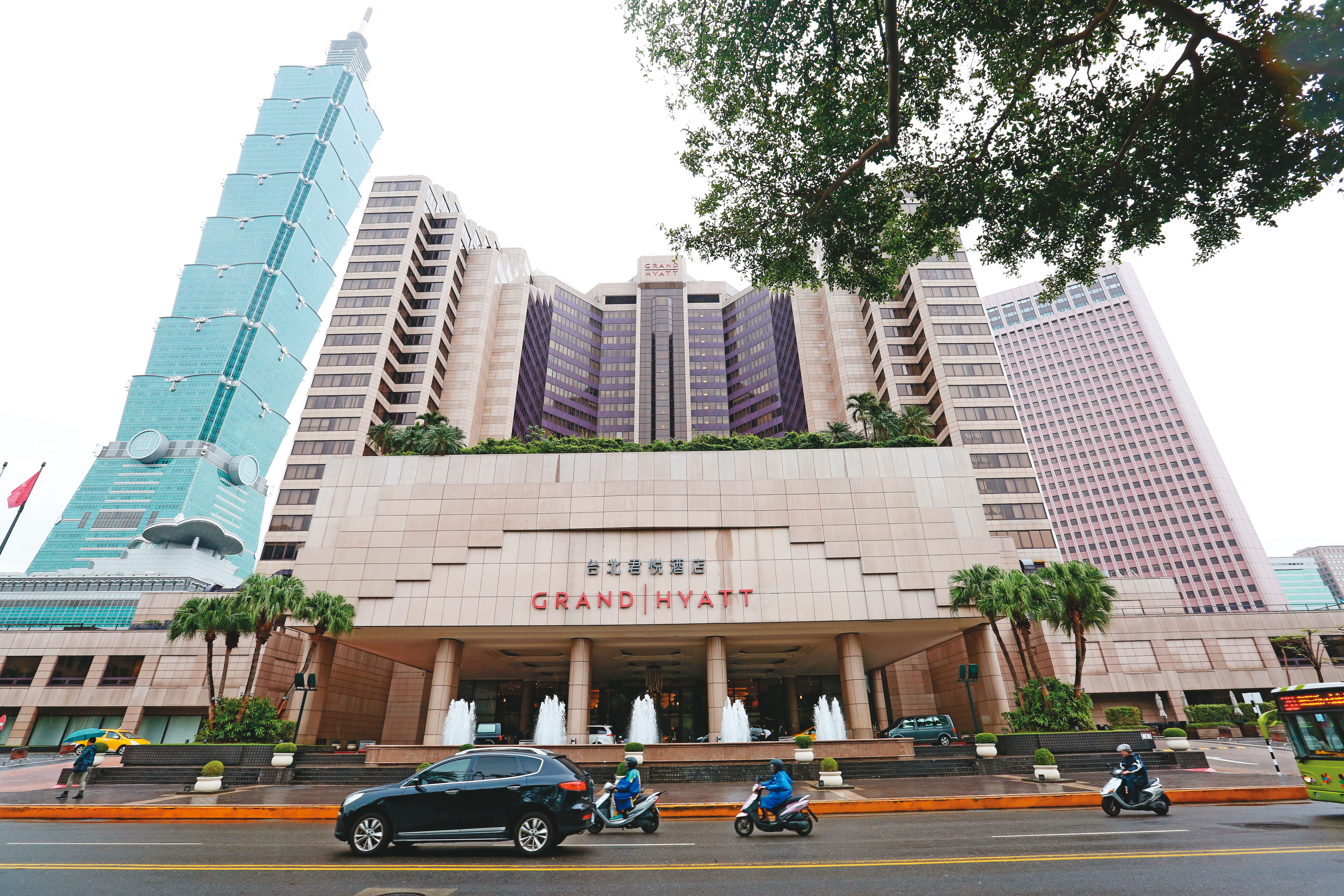 張進豐夫婦為取信建商，餐敘都約在高級飯店內的餐廳，圖為君悅飯店。