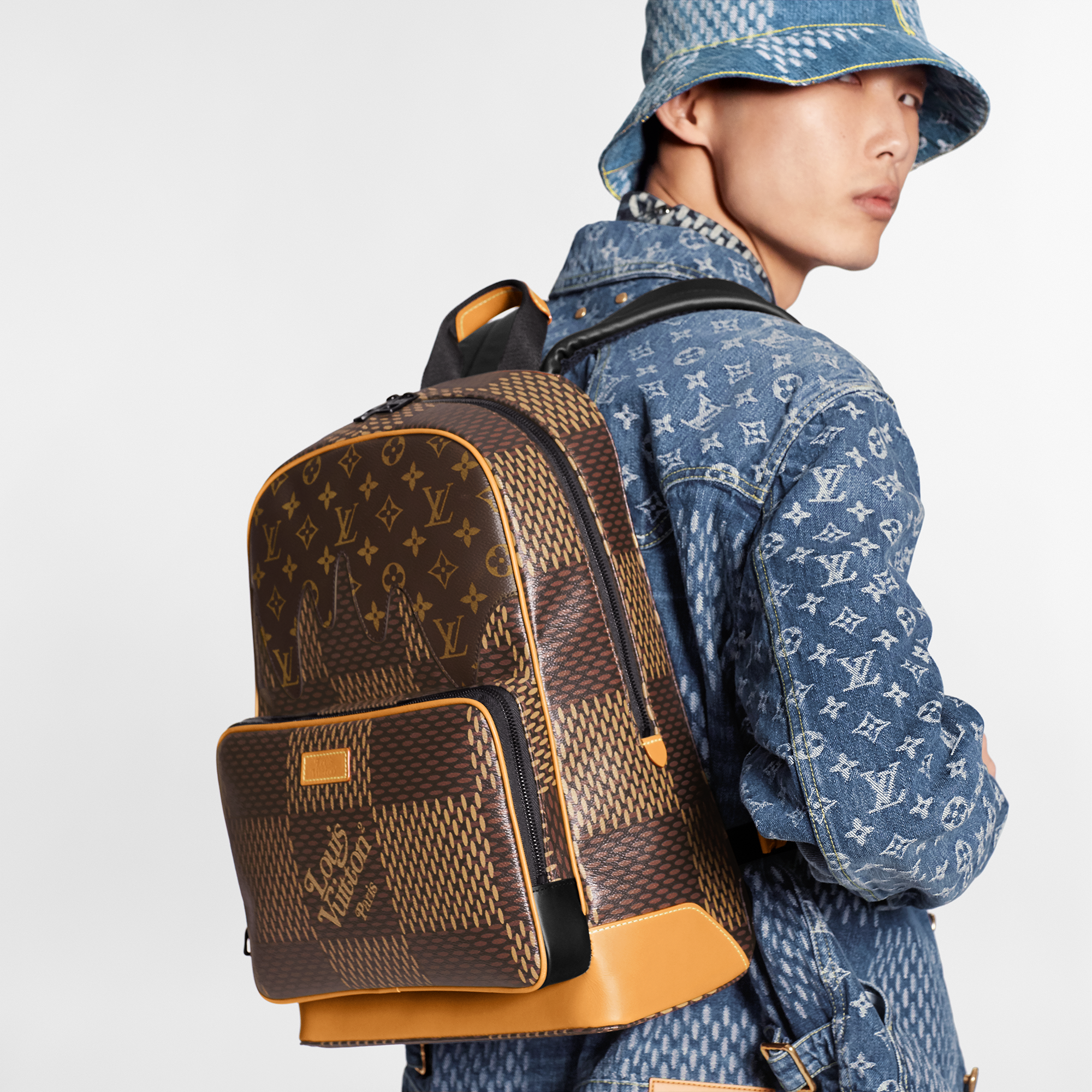 LV²聯名系列後背包。NT$92,000。（路易威登提供）
