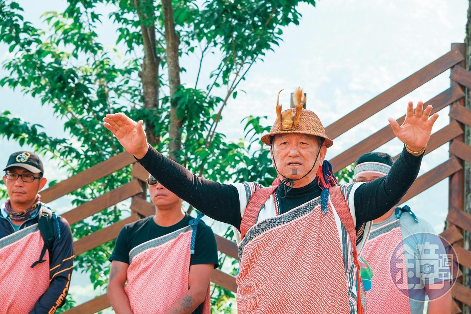 透過長老祈福,請祖靈保佑活動順利平安。