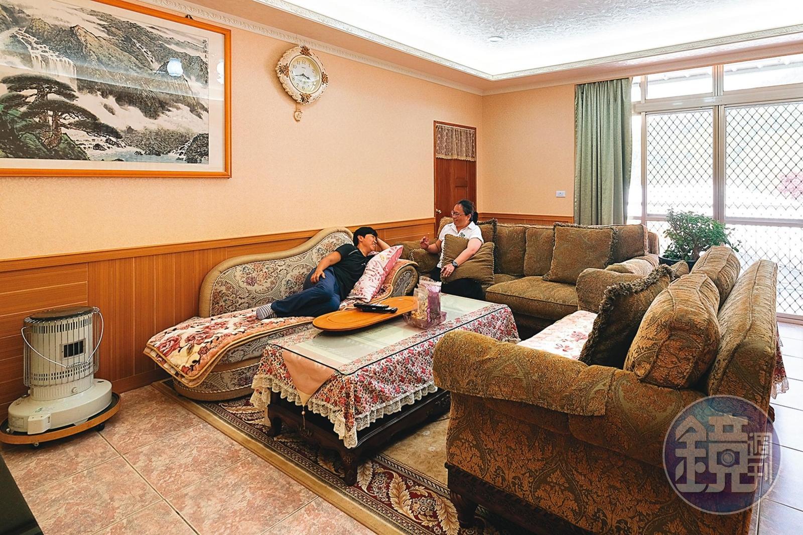 「馬賴家庭接待所」的主人張曉娟風趣又熱情,聊天中笑料不斷。
