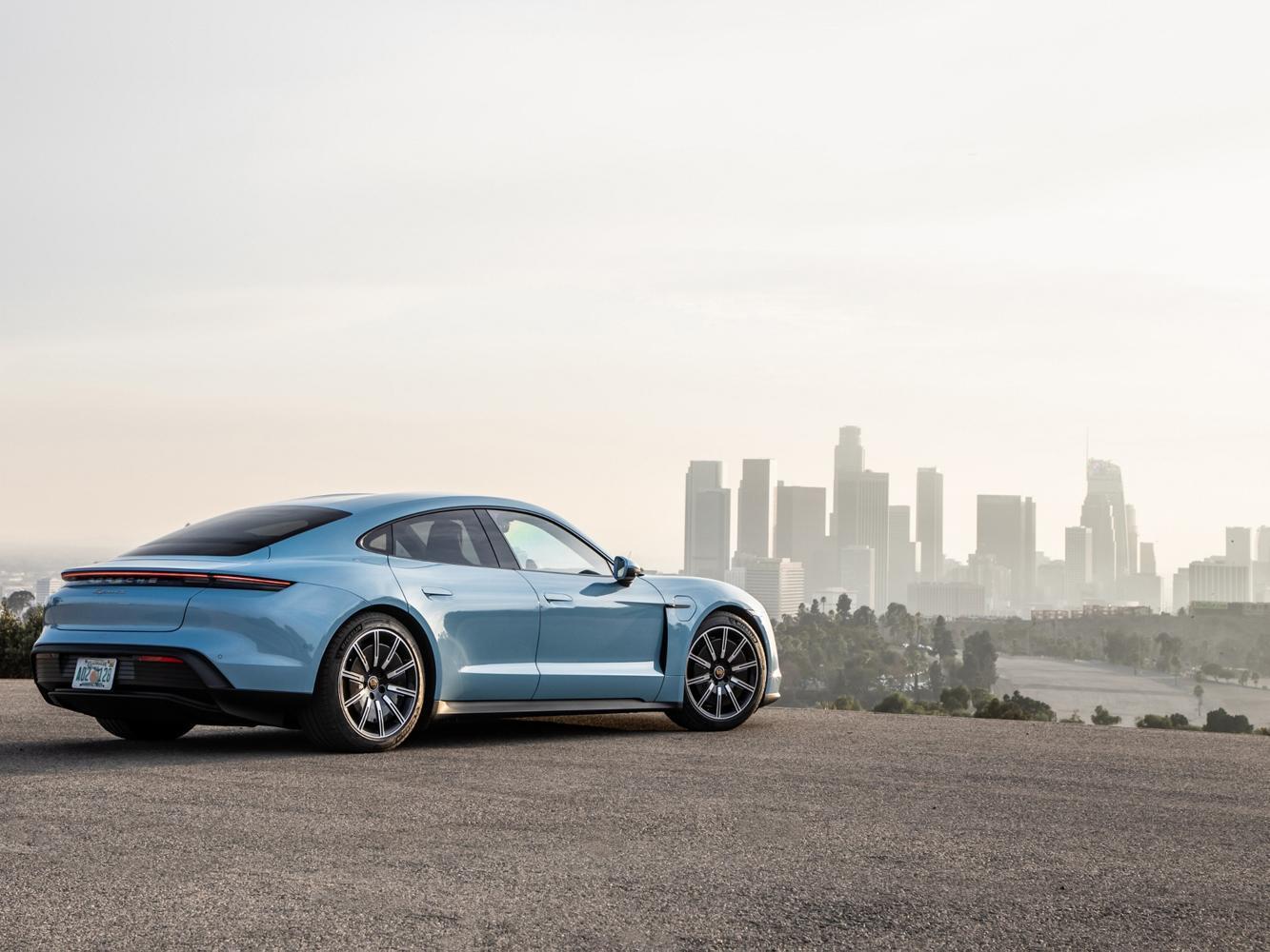 台灣保時捷針對Taycan Turbo S、Taycan Turbo及Taycan 4S，共3款車型編成正式公佈預售價格。