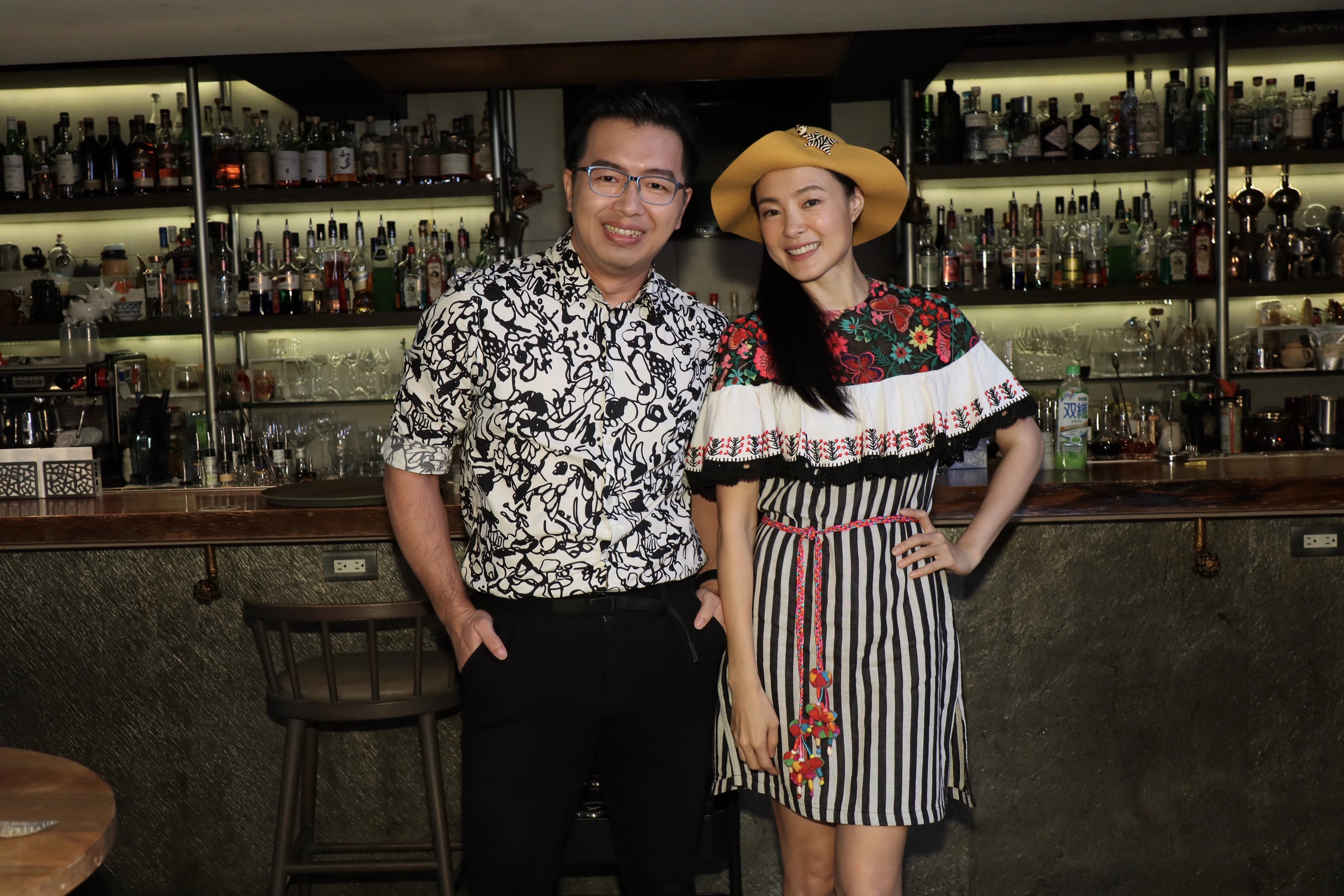 曾珮瑜日前上E!Studio藝鏡到底「Talk一杯」節目接受主持人鄭偉柏專訪，透過拍攝《做工的人》的趣事。（E!Studio藝鏡到底提供）