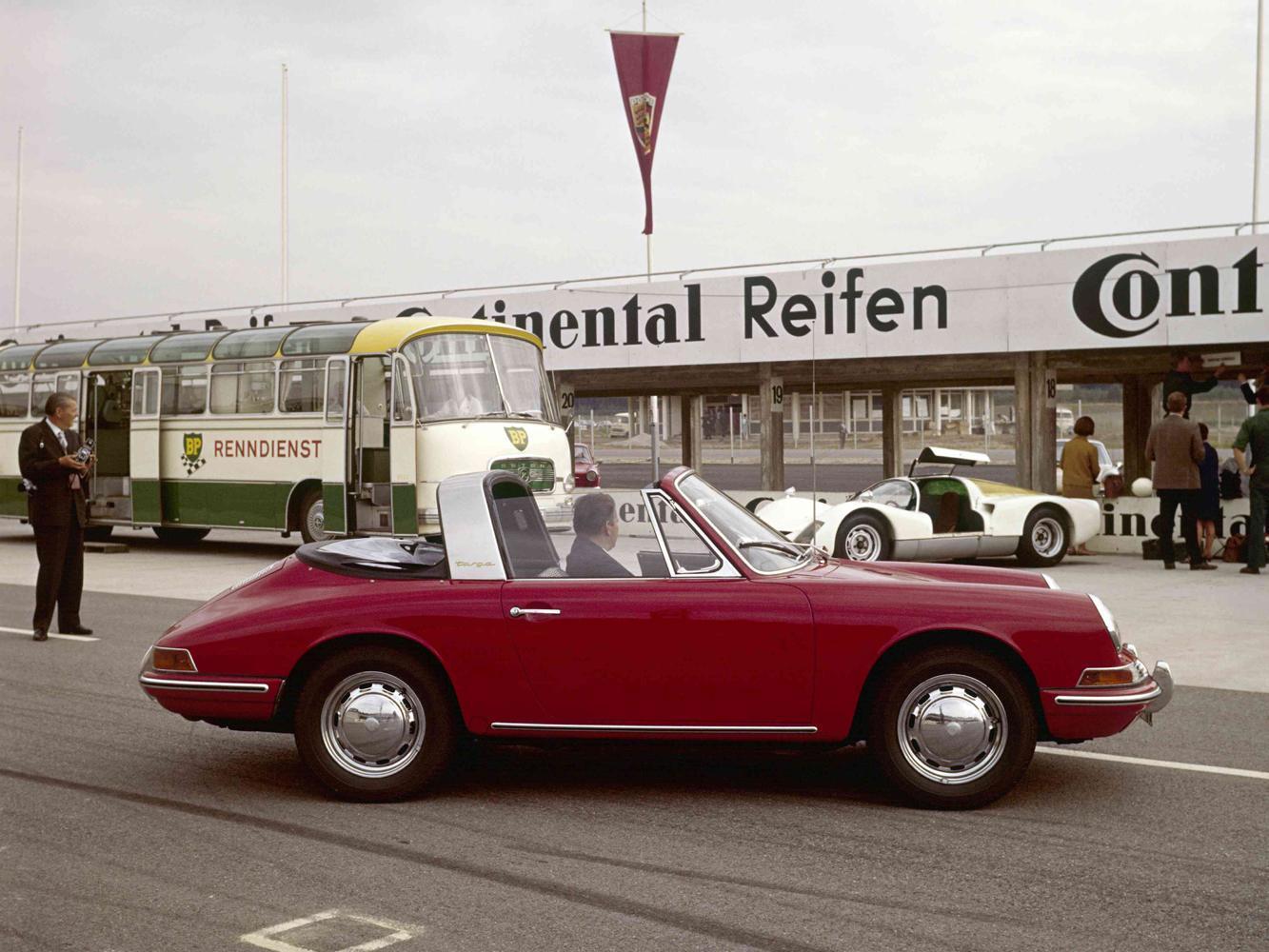 1967年式Porsche 911 2.0 Targa。
